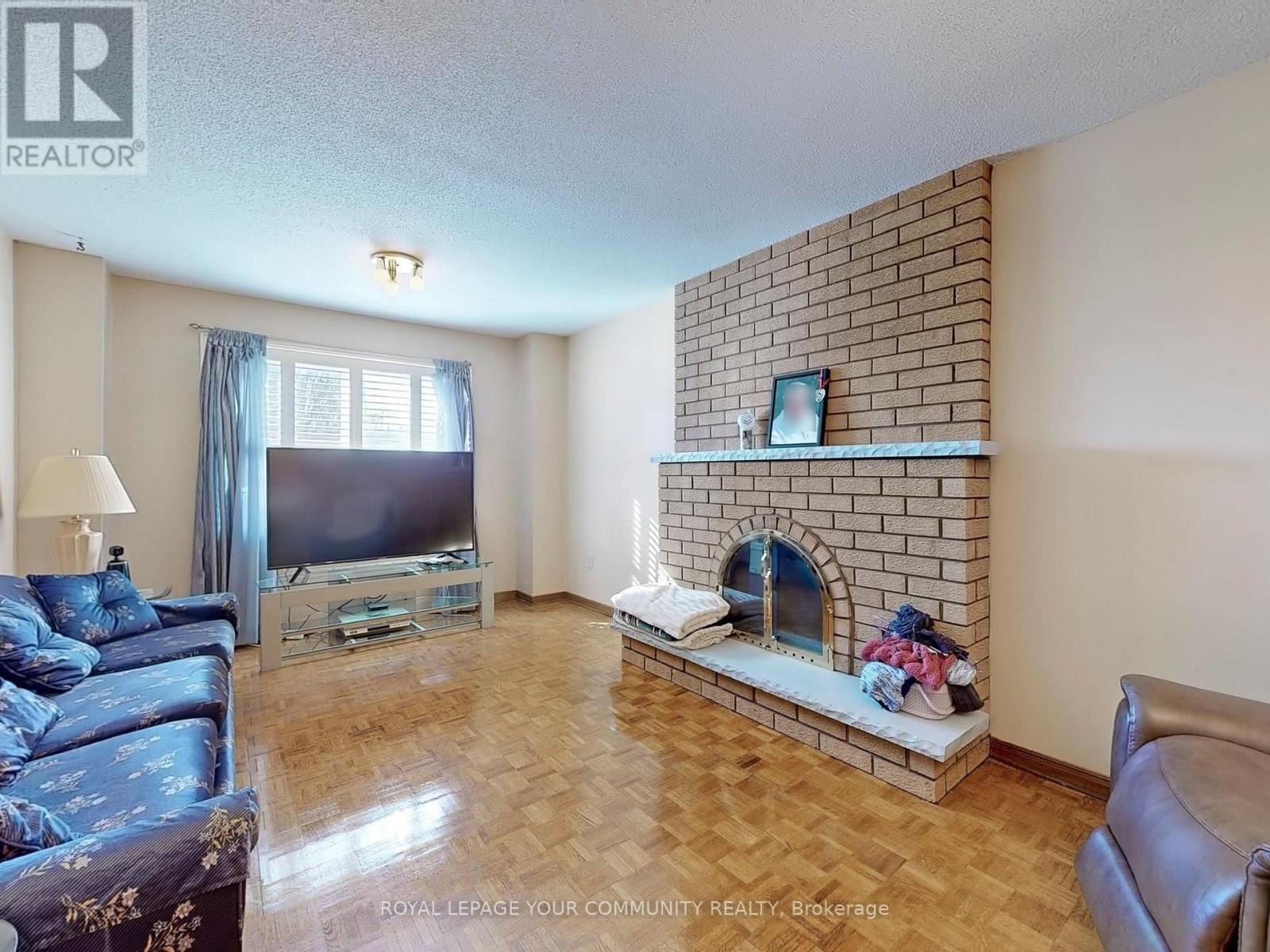 211 Torii Street S, Vaughan, Ontario  L4L 5L2 - Photo 11 - N11987675