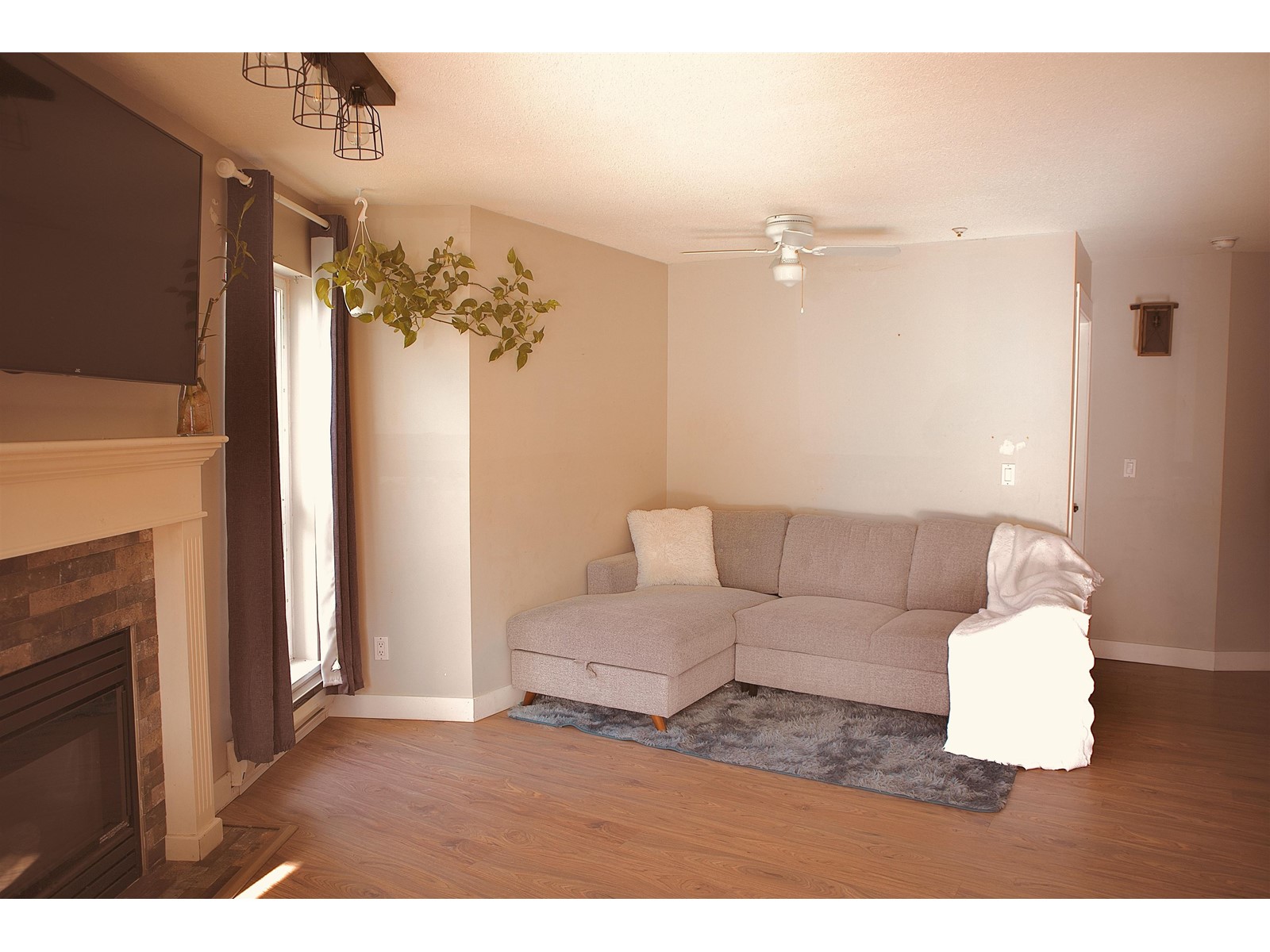 Property at 102 20245 53 AVENUE image 3