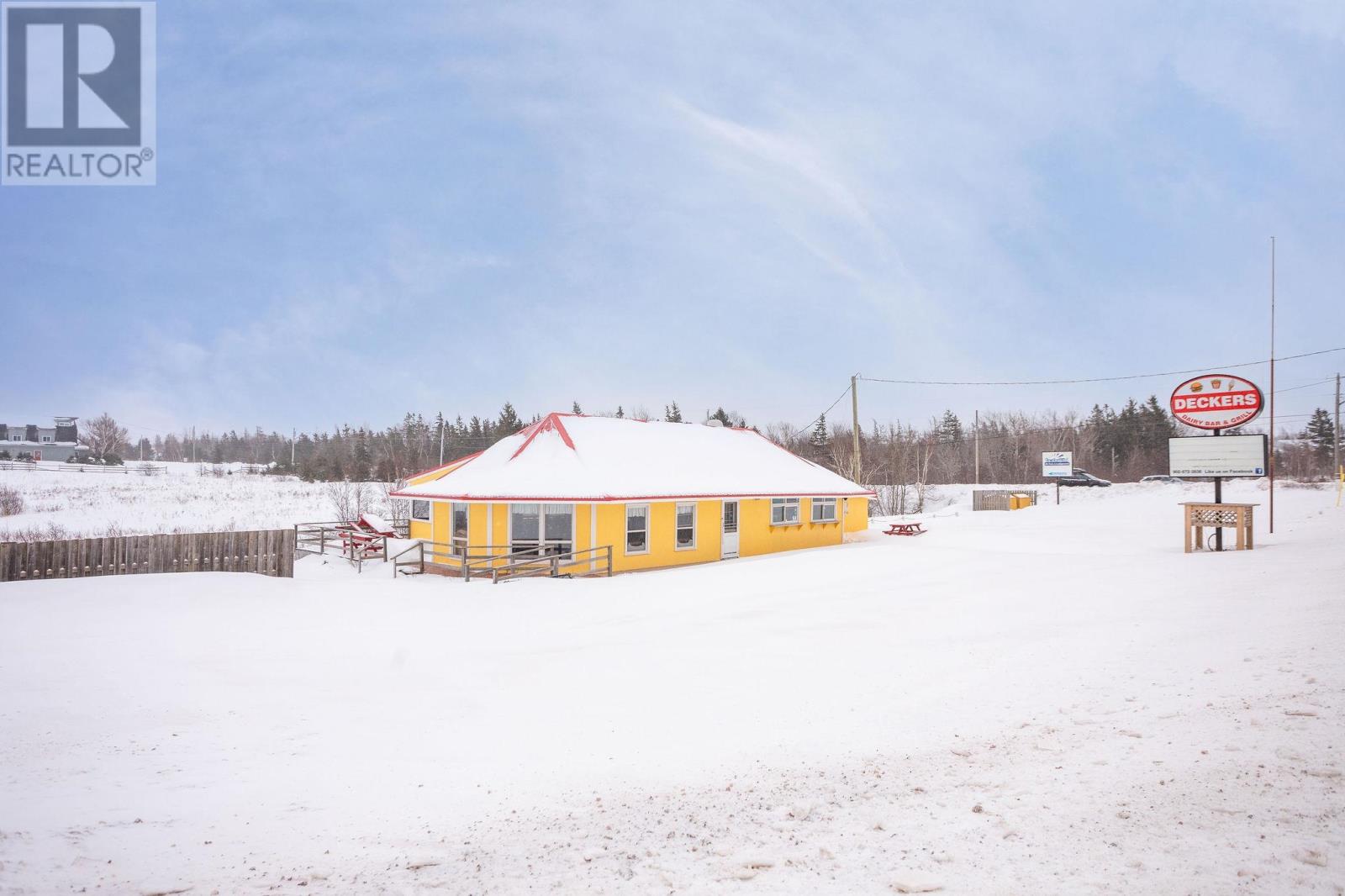 Property at 3384 Brackley Point Road image 2