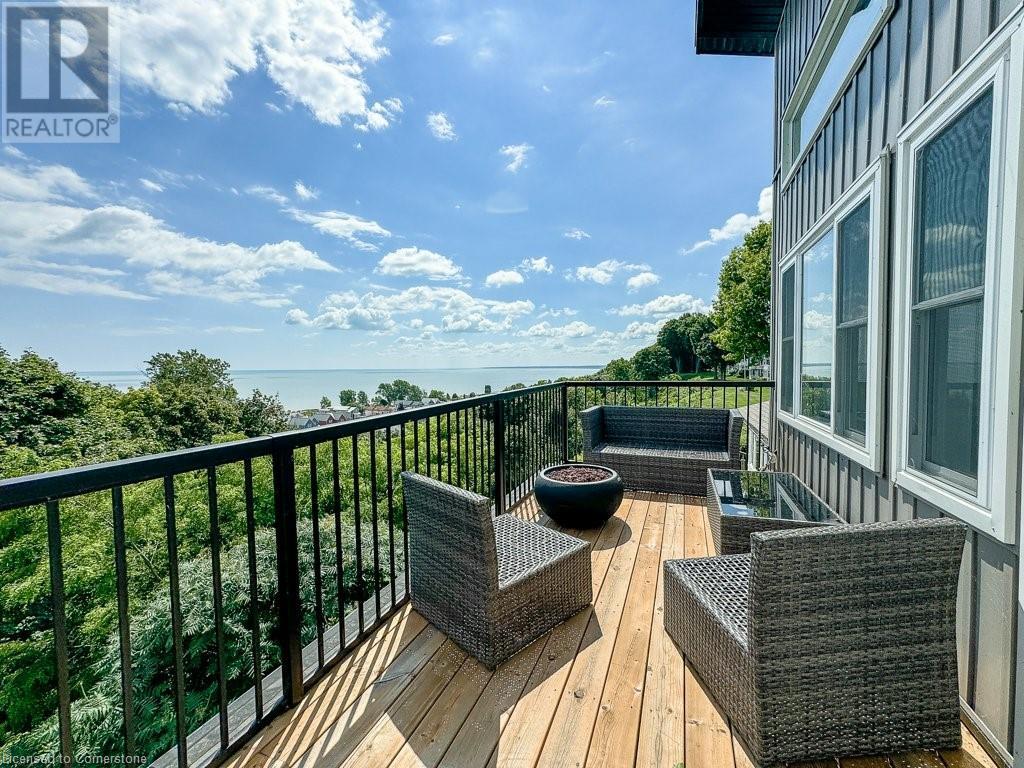 Property at 354 ERIE Street image 2