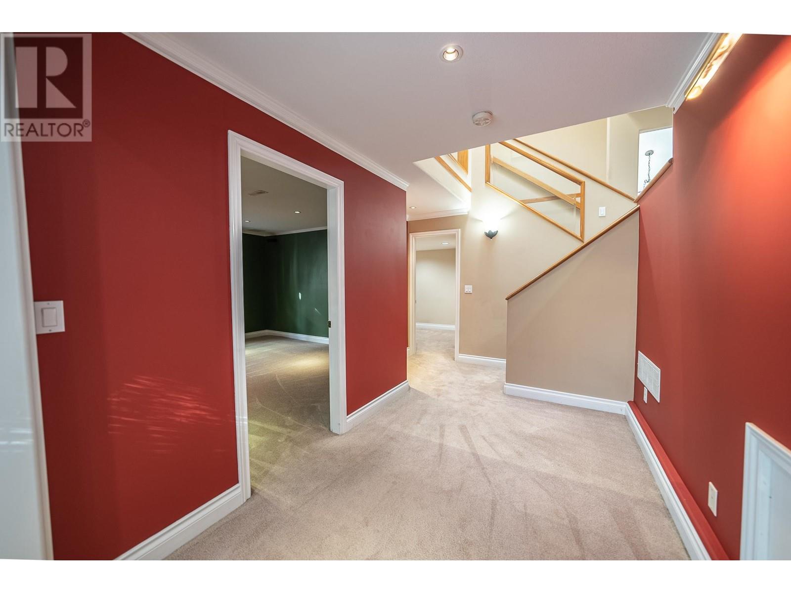 Listing Picture 12 of 26 : 8340 LUNEN ROAD, Richmond / 烈治文 - 魯藝地產 Yvonne Lu Group - MLS Medallion Club Member