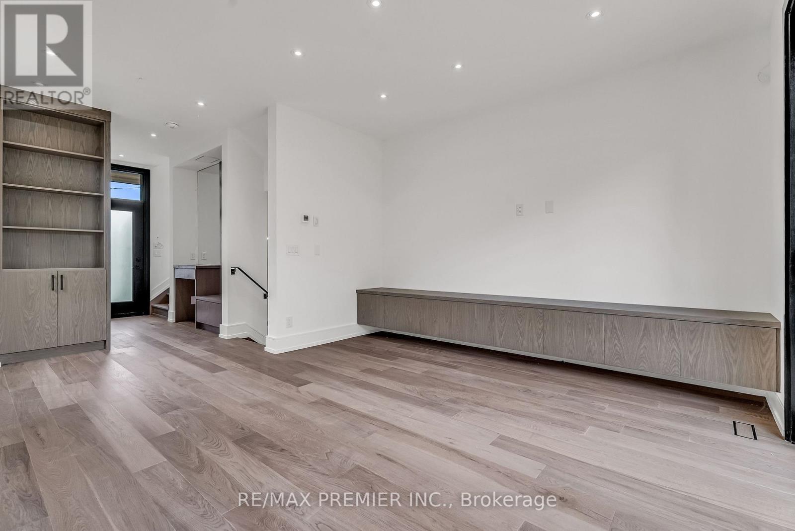 5 Wadsworth Boulevard, Toronto, Ontario  M9N 2G3 - Photo 9 - W11987333