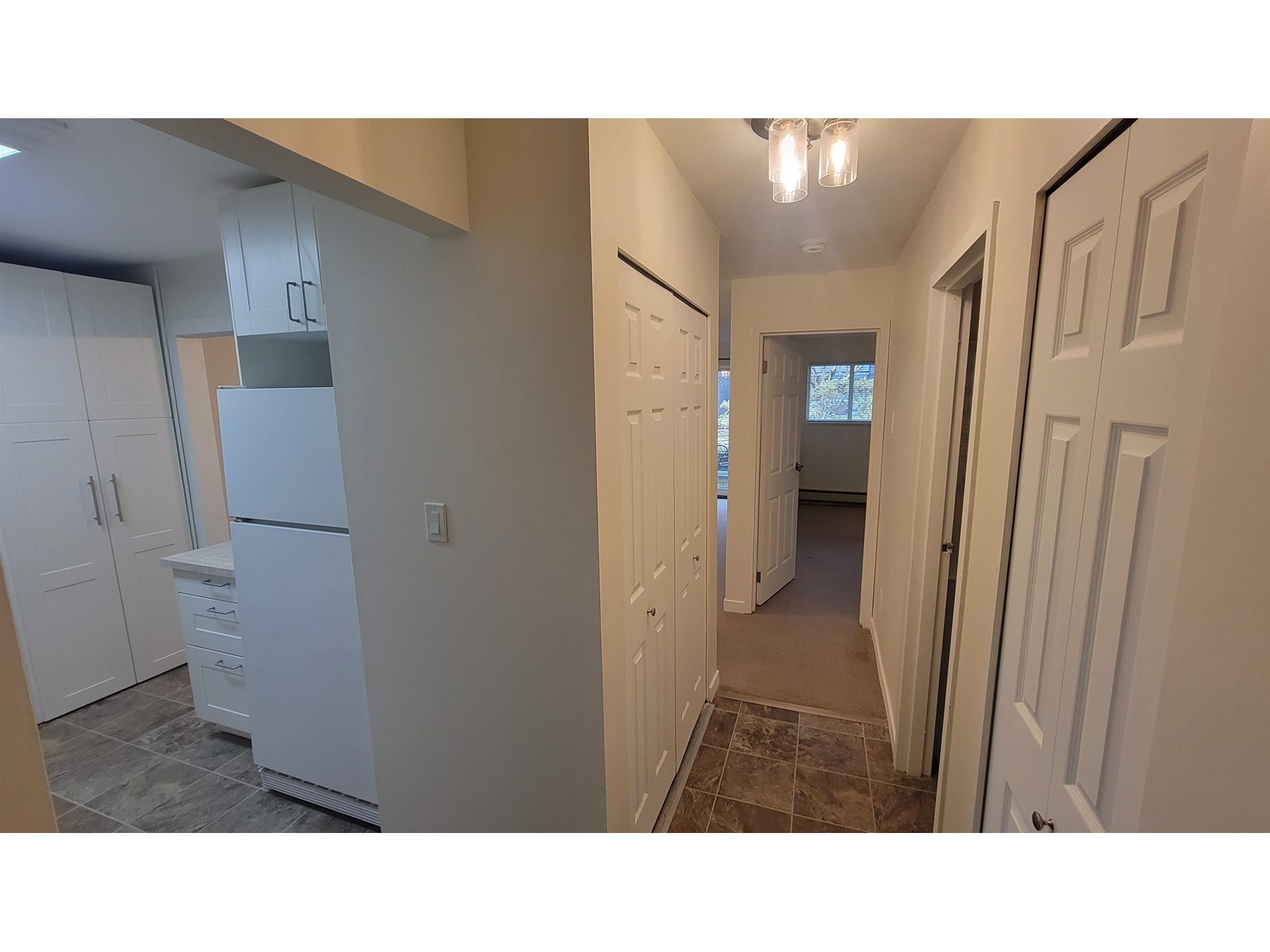 Property at 108 33400 BOURQUIN PLACE image 3