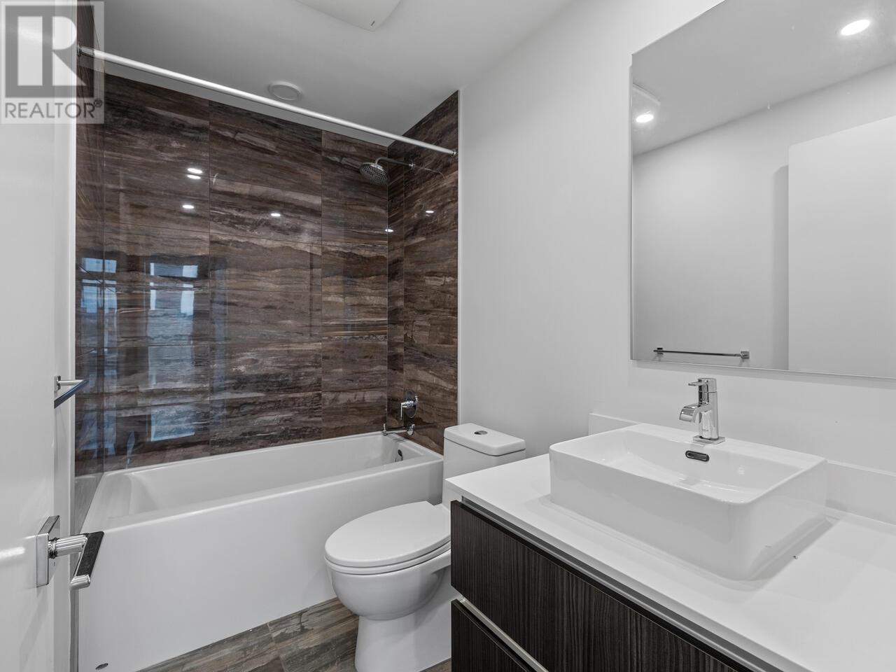 Listing Picture 17 of 24 : 2203 1888 GILMORE AVENUE, Burnaby / 本拿比 - 魯藝地產 Yvonne Lu Group - MLS Medallion Club Member