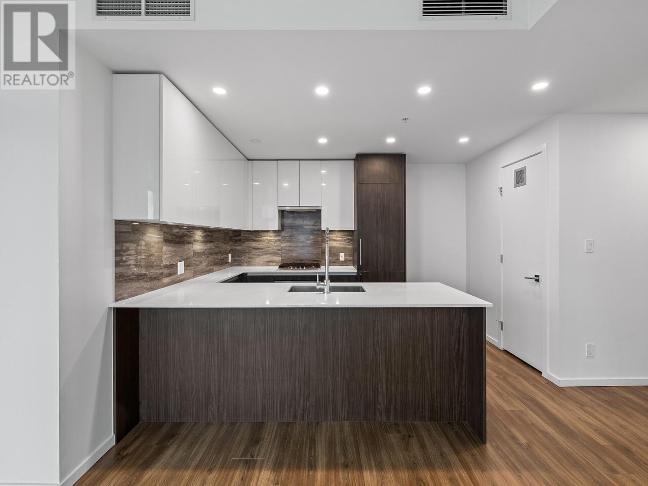 Listing Picture 9 of 24 : 2203 1888 GILMORE AVENUE, Burnaby / 本拿比 - 魯藝地產 Yvonne Lu Group - MLS Medallion Club Member
