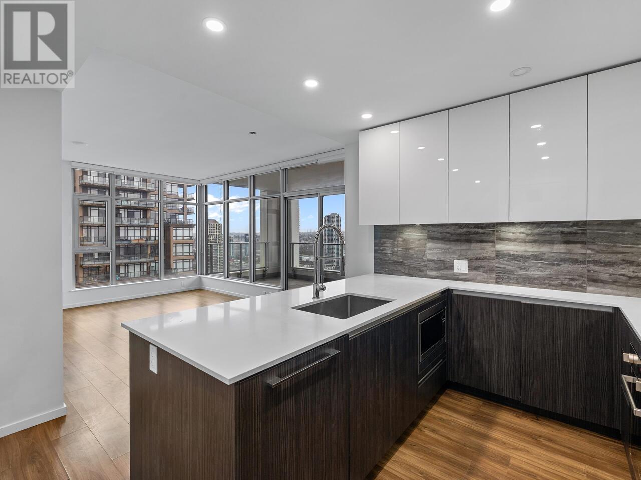Listing Picture 8 of 24 : 2203 1888 GILMORE AVENUE, Burnaby / 本拿比 - 魯藝地產 Yvonne Lu Group - MLS Medallion Club Member