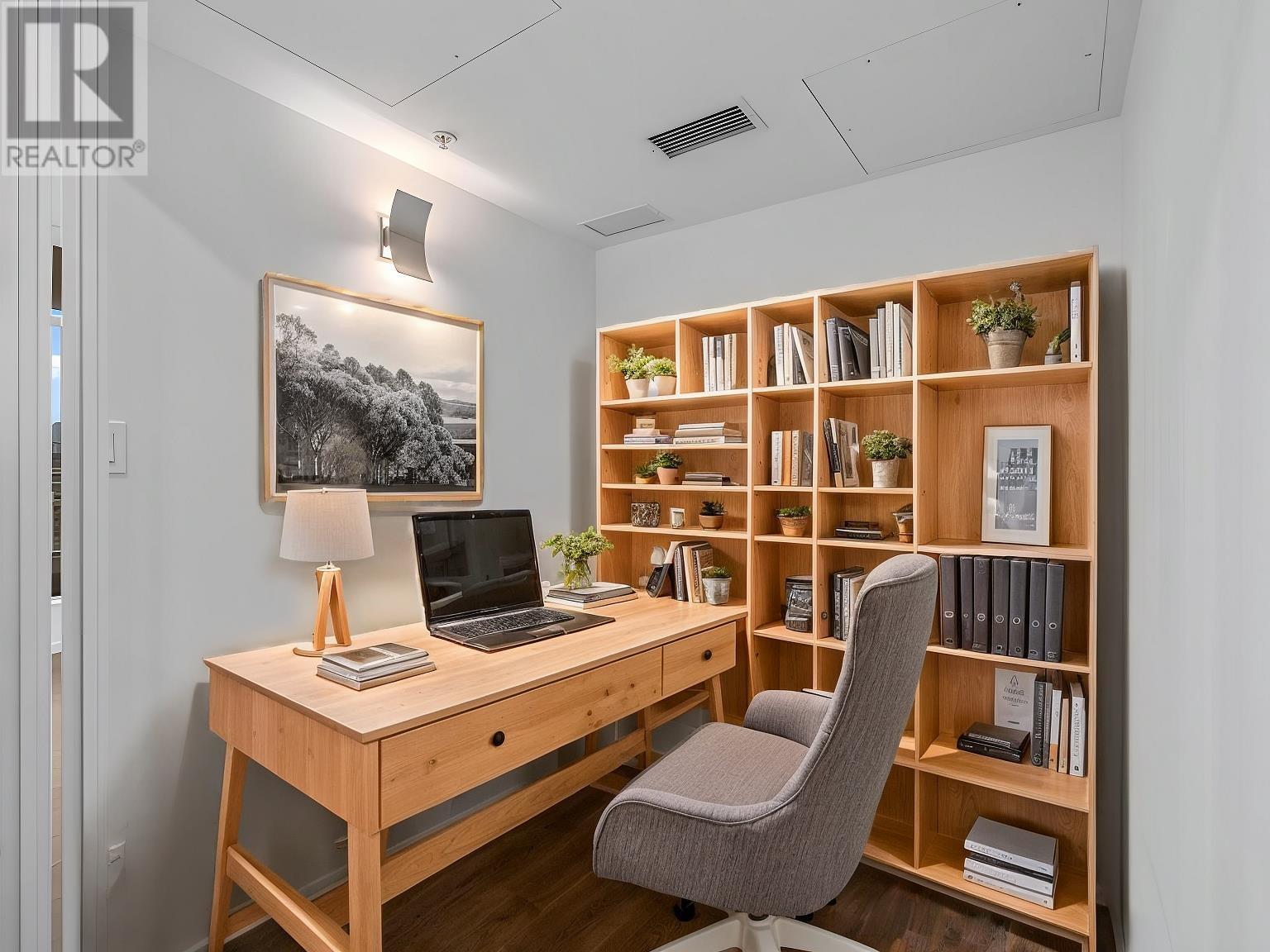 Listing Picture 5 of 24 : 2203 1888 GILMORE AVENUE, Burnaby / 本拿比 - 魯藝地產 Yvonne Lu Group - MLS Medallion Club Member