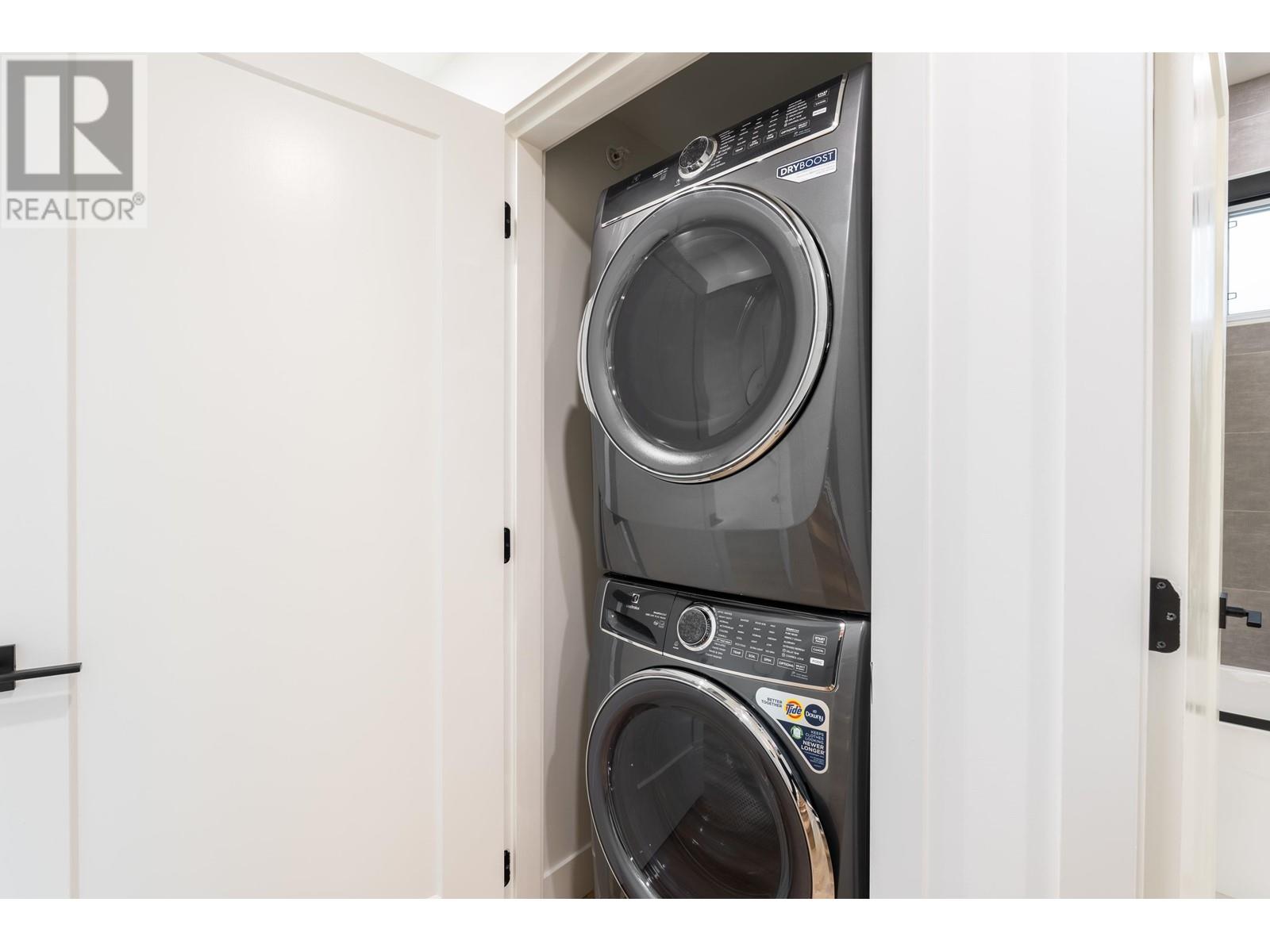 Listing Picture 22 of 33 : 1 65 E 58TH AVENUE, Vancouver / 溫哥華 - 魯藝地產 Yvonne Lu Group - MLS Medallion Club Member