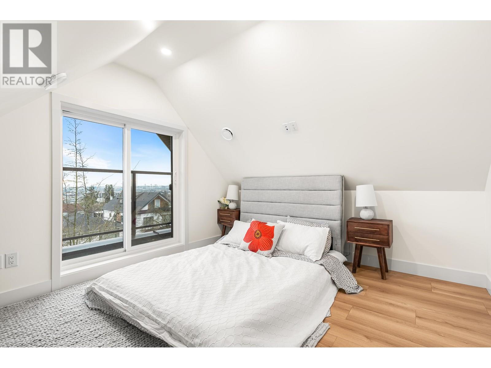 Listing Picture 23 of 33 : 1 65 E 58TH AVENUE, Vancouver / 溫哥華 - 魯藝地產 Yvonne Lu Group - MLS Medallion Club Member