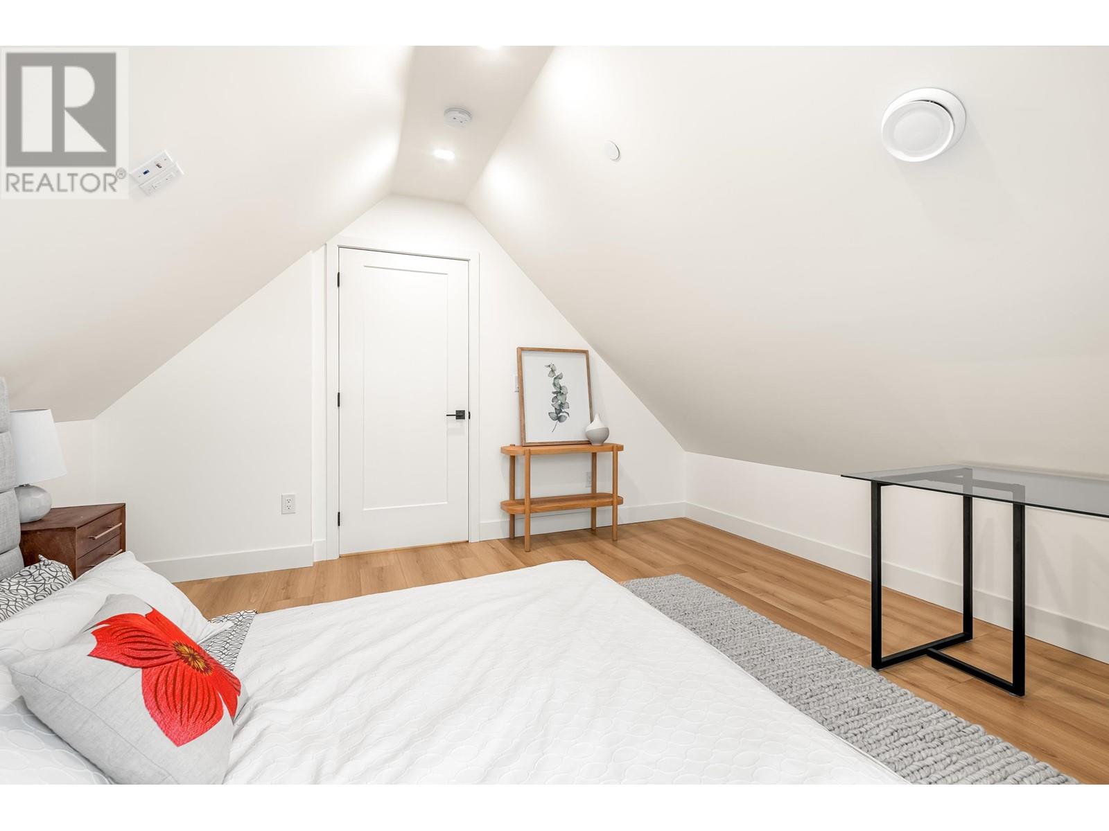 Listing Picture 25 of 33 : 1 65 E 58TH AVENUE, Vancouver / 溫哥華 - 魯藝地產 Yvonne Lu Group - MLS Medallion Club Member