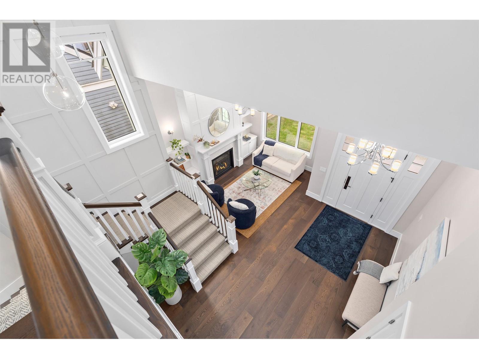 Property at 180 DOUGLAS CRESCENT image 4