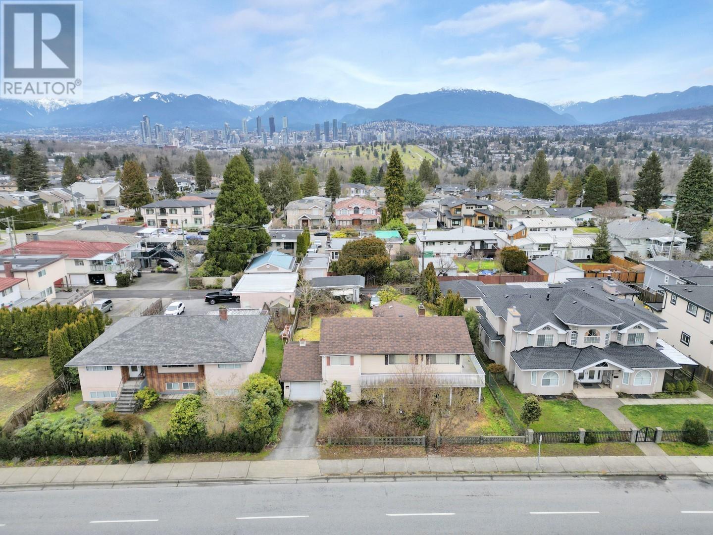 Listing Picture 3 of 5 : 4969 DOVER STREET, Burnaby / 本拿比 - 魯藝地產 Yvonne Lu Group - MLS Medallion Club Member