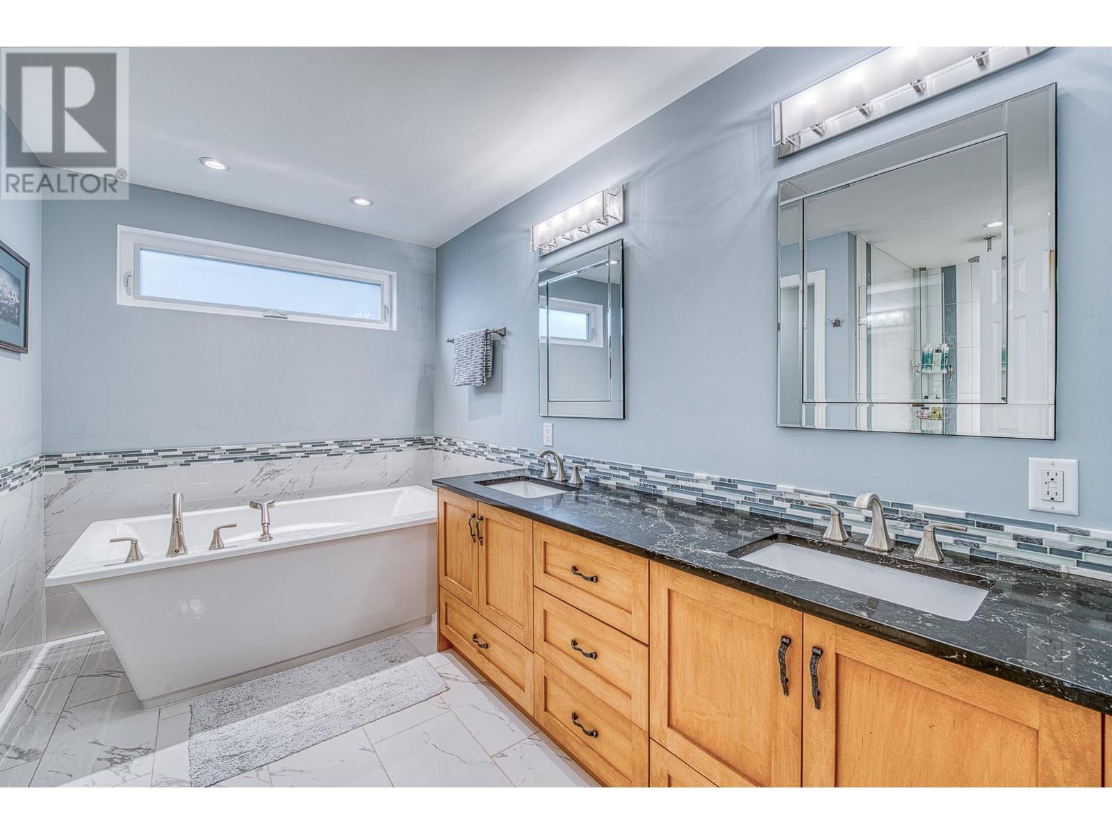11300 Galleon Court, Richmond, British Columbia  V7E 4L3 - Photo 14 - R2970410