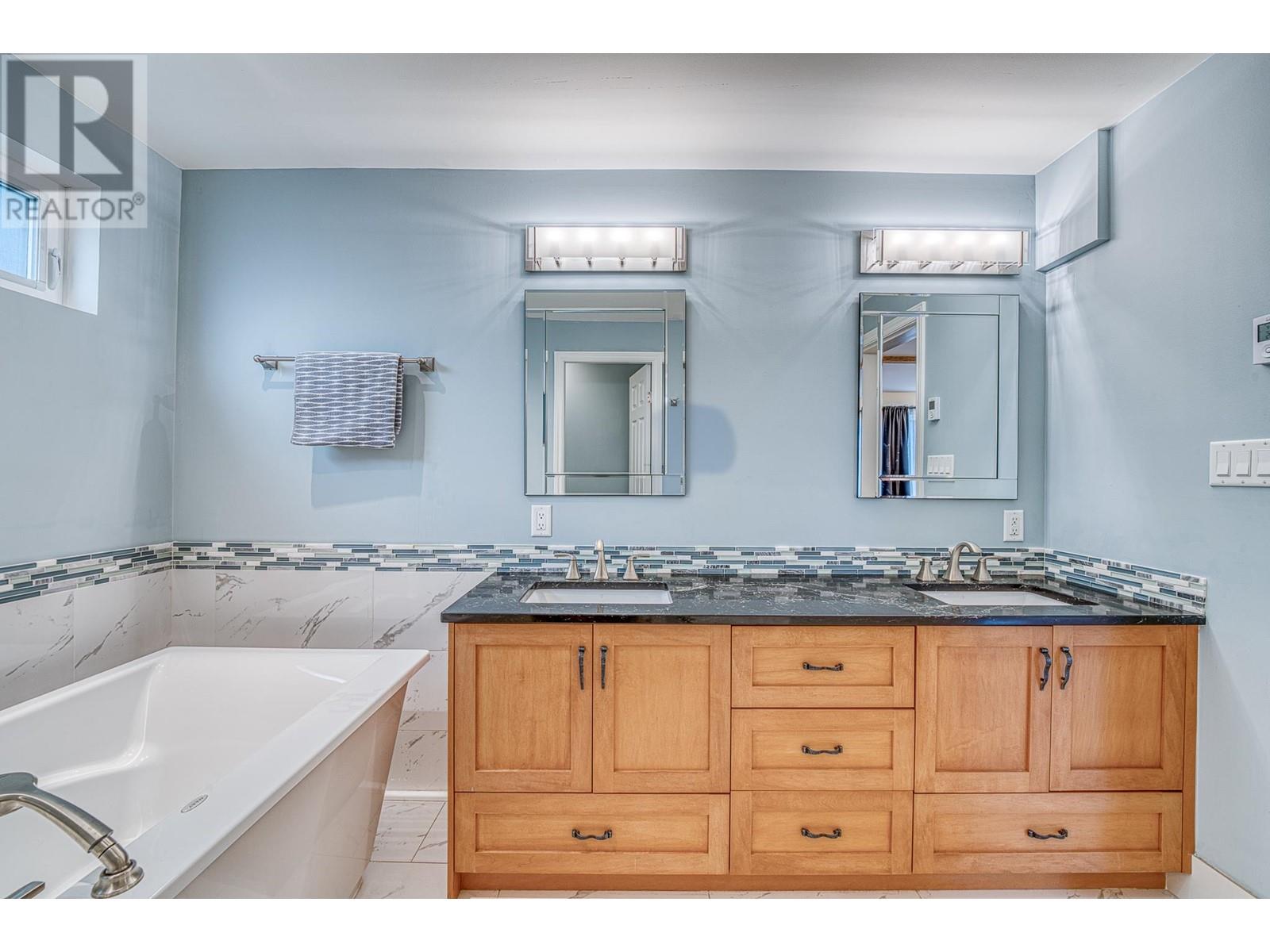 11300 Galleon Court, Richmond, British Columbia  V7E 4L3 - Photo 17 - R2970410