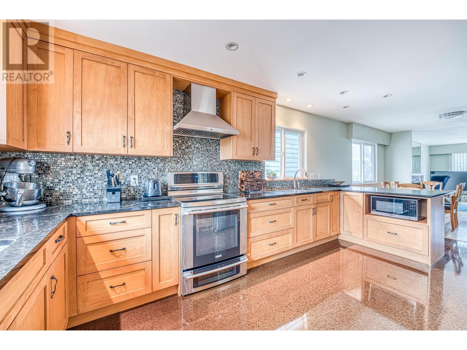 11300 Galleon Court, Richmond, British Columbia  V7E 4L3 - Photo 24 - R2970410