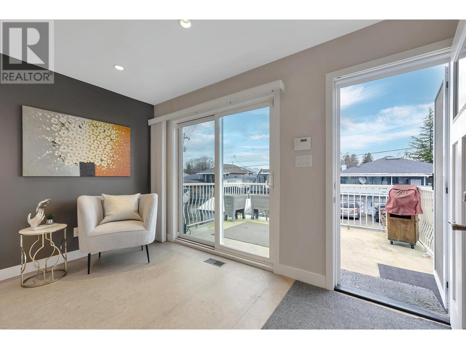 Listing Picture 13 of 35 : 3047 E 19TH AVENUE, Vancouver / 溫哥華 - 魯藝地產 Yvonne Lu Group - MLS Medallion Club Member