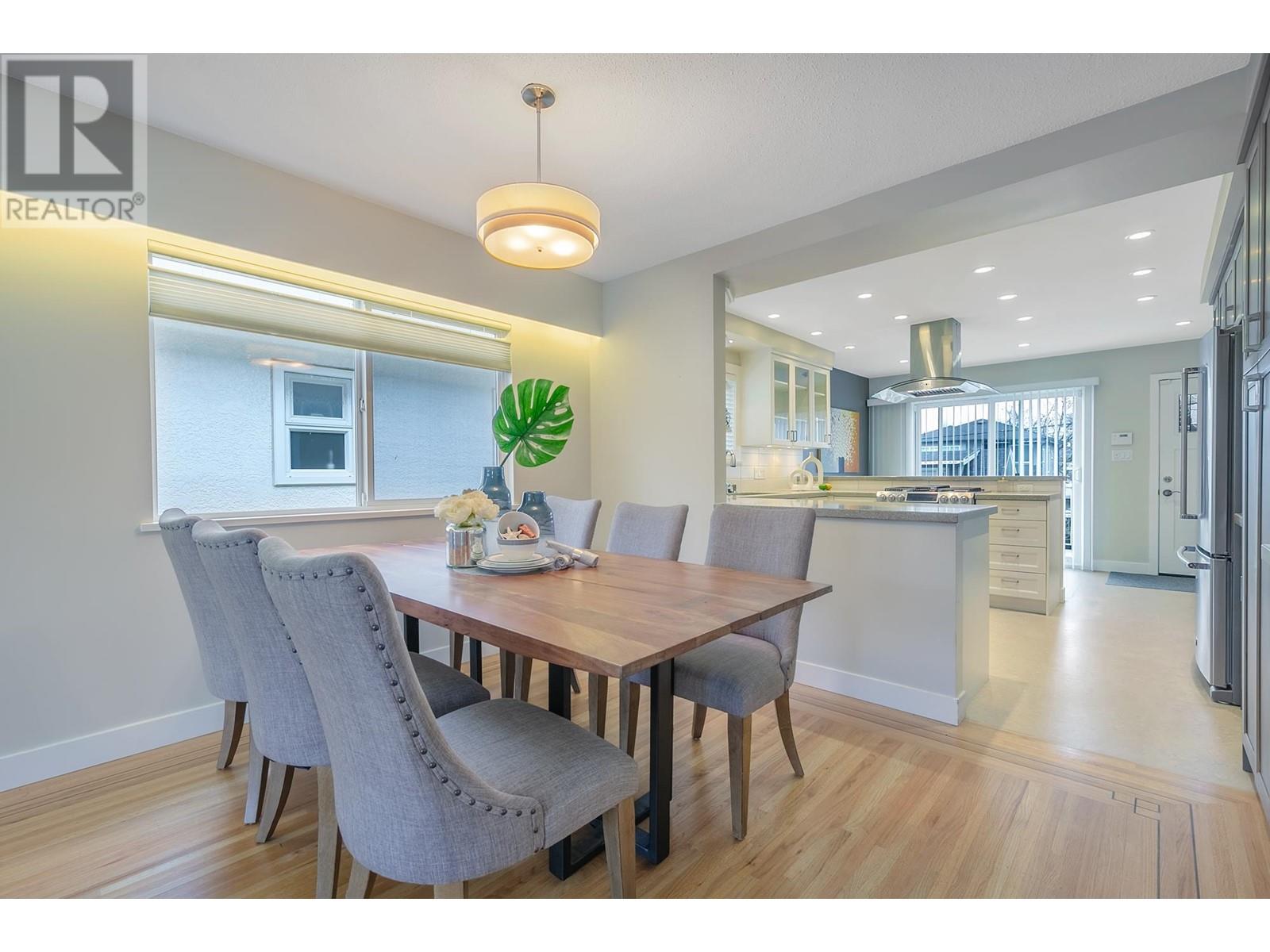 Listing Picture 15 of 35 : 3047 E 19TH AVENUE, Vancouver / 溫哥華 - 魯藝地產 Yvonne Lu Group - MLS Medallion Club Member