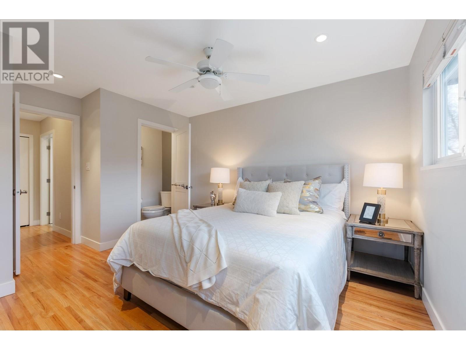 Listing Picture 18 of 35 : 3047 E 19TH AVENUE, Vancouver / 溫哥華 - 魯藝地產 Yvonne Lu Group - MLS Medallion Club Member