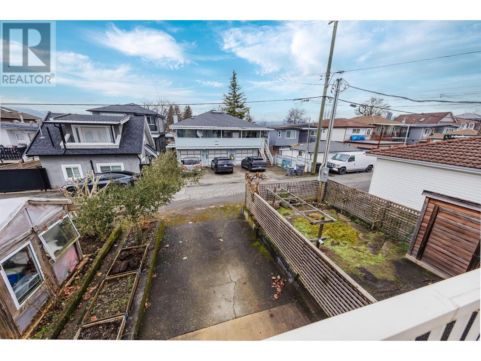 Listing Picture 22 of 35 : 3047 E 19TH AVENUE, Vancouver / 溫哥華 - 魯藝地產 Yvonne Lu Group - MLS Medallion Club Member