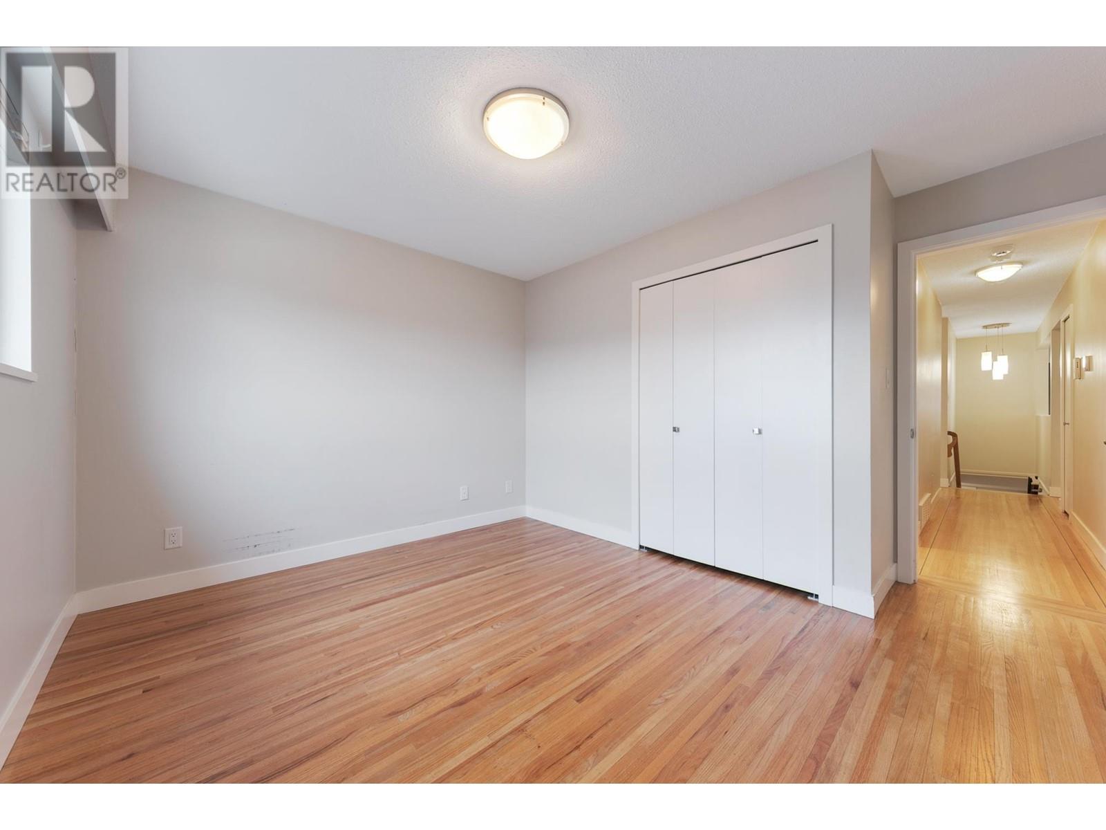 Listing Picture 28 of 35 : 3047 E 19TH AVENUE, Vancouver / 溫哥華 - 魯藝地產 Yvonne Lu Group - MLS Medallion Club Member