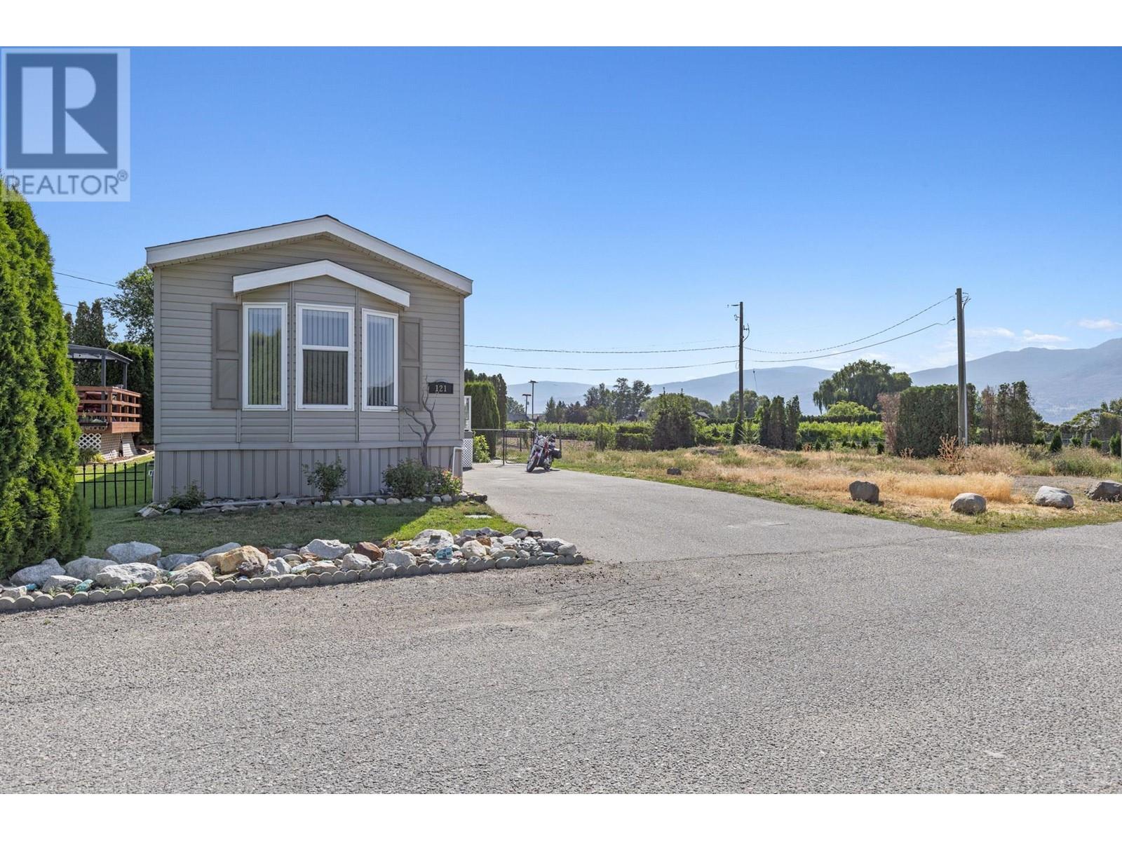 Property at 2005 Boucherie Road Unit# 121 image 3