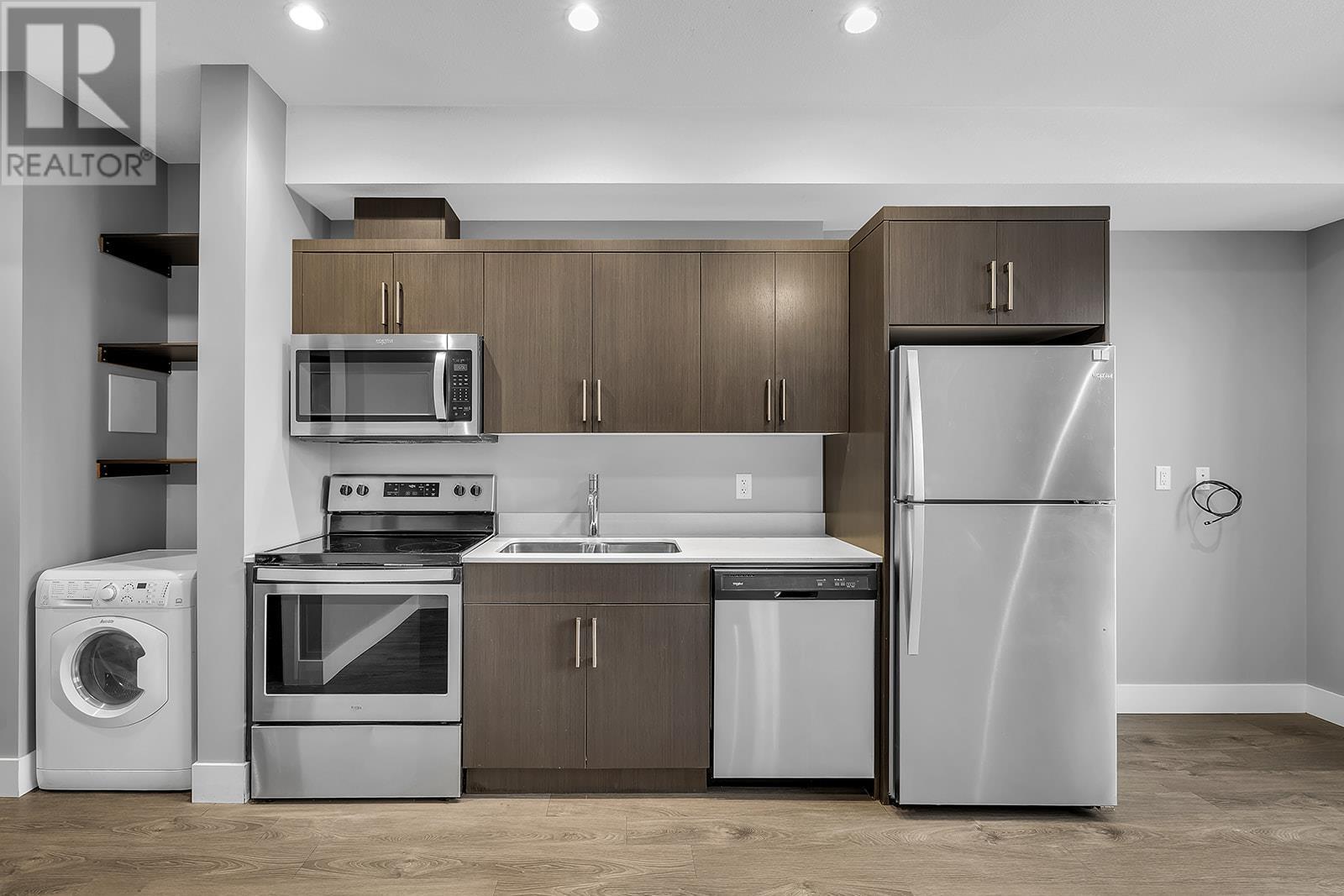 Property at 925 Leon Avenue Unit# 302 image 3