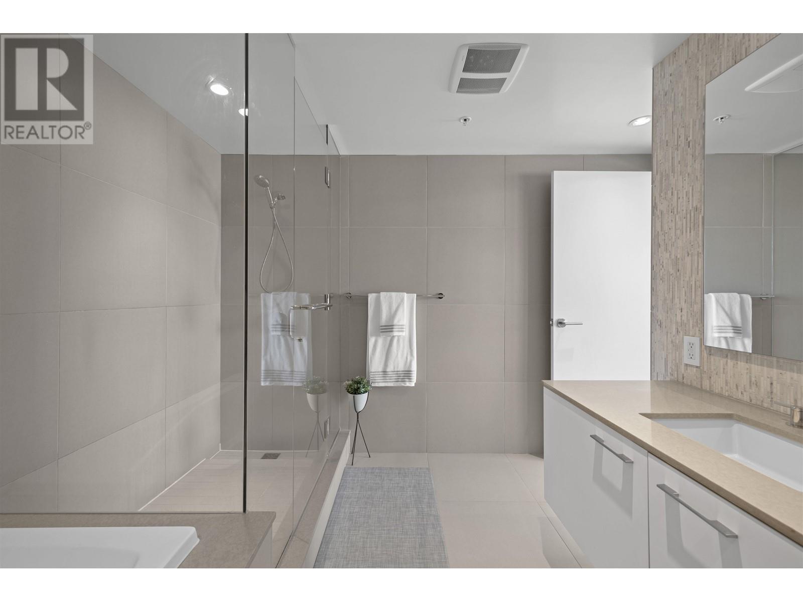 Listing Picture 26 of 37 : 703 2411 HEATHER STREET, Vancouver / 溫哥華 - 魯藝地產 Yvonne Lu Group - MLS Medallion Club Member