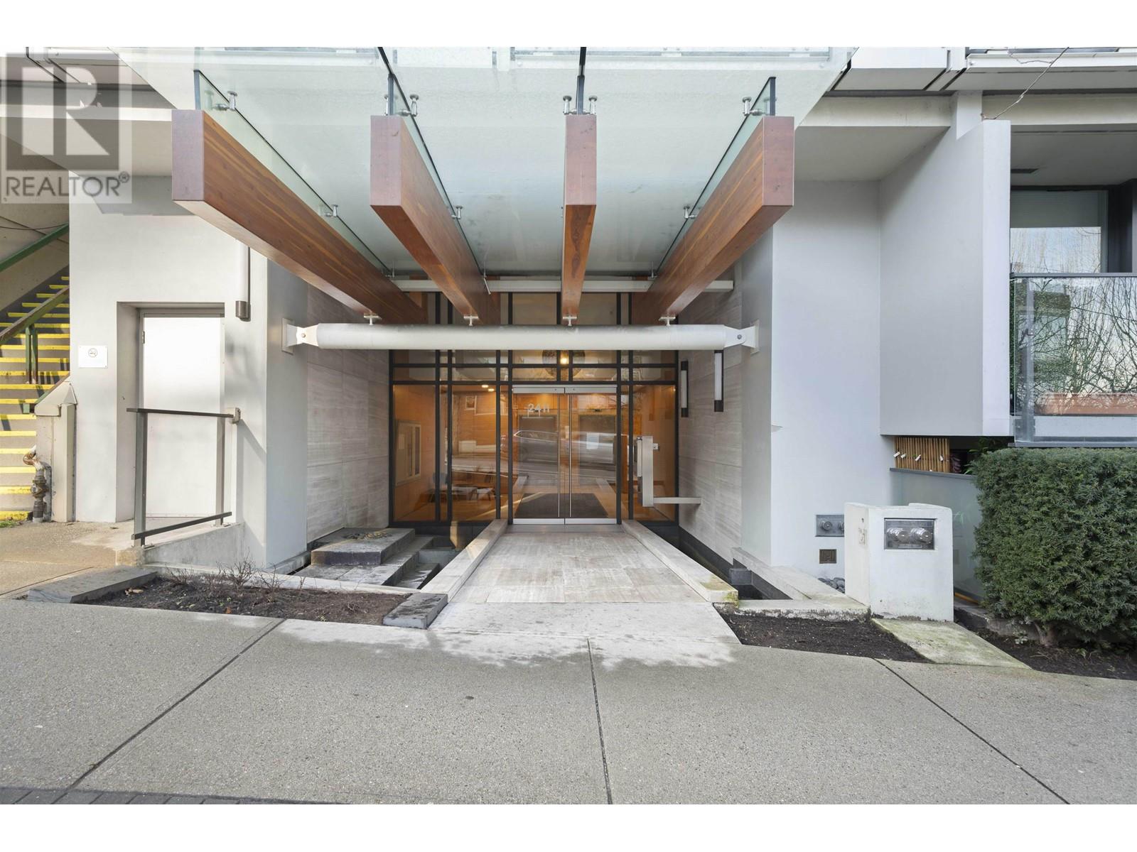 Listing Picture 34 of 37 : 703 2411 HEATHER STREET, Vancouver / 溫哥華 - 魯藝地產 Yvonne Lu Group - MLS Medallion Club Member