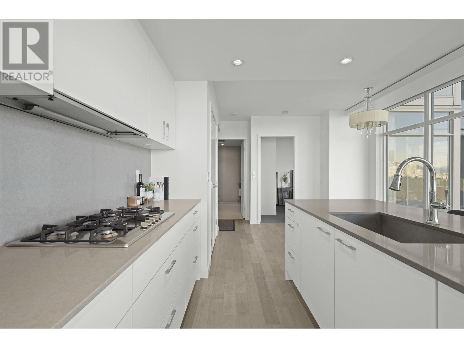 Listing Picture 14 of 37 : 703 2411 HEATHER STREET, Vancouver / 溫哥華 - 魯藝地產 Yvonne Lu Group - MLS Medallion Club Member