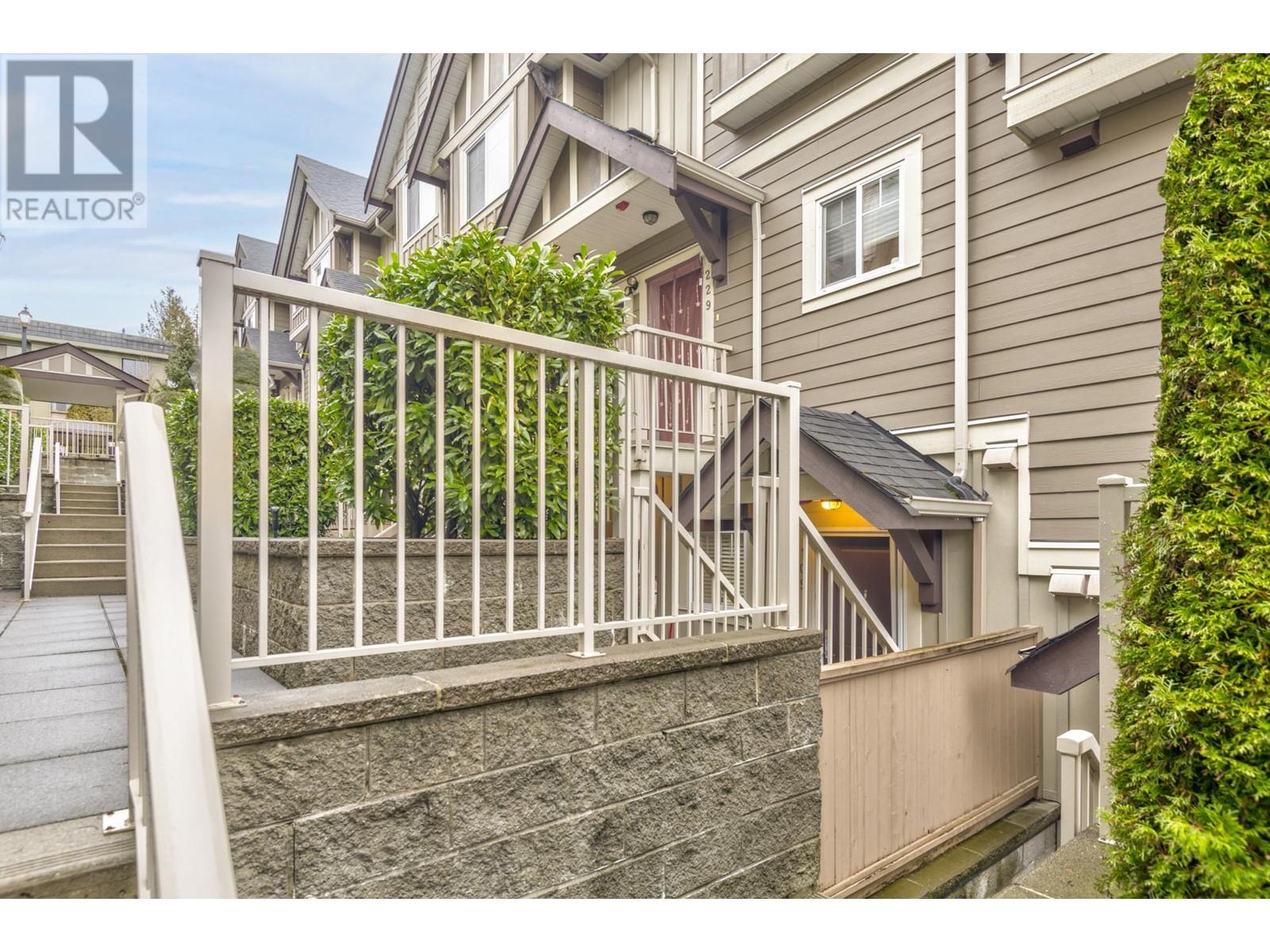 Listing Picture 28 of 30 : 109 368 ELLESMERE AVENUE, Burnaby / 本拿比 - 魯藝地產 Yvonne Lu Group - MLS Medallion Club Member