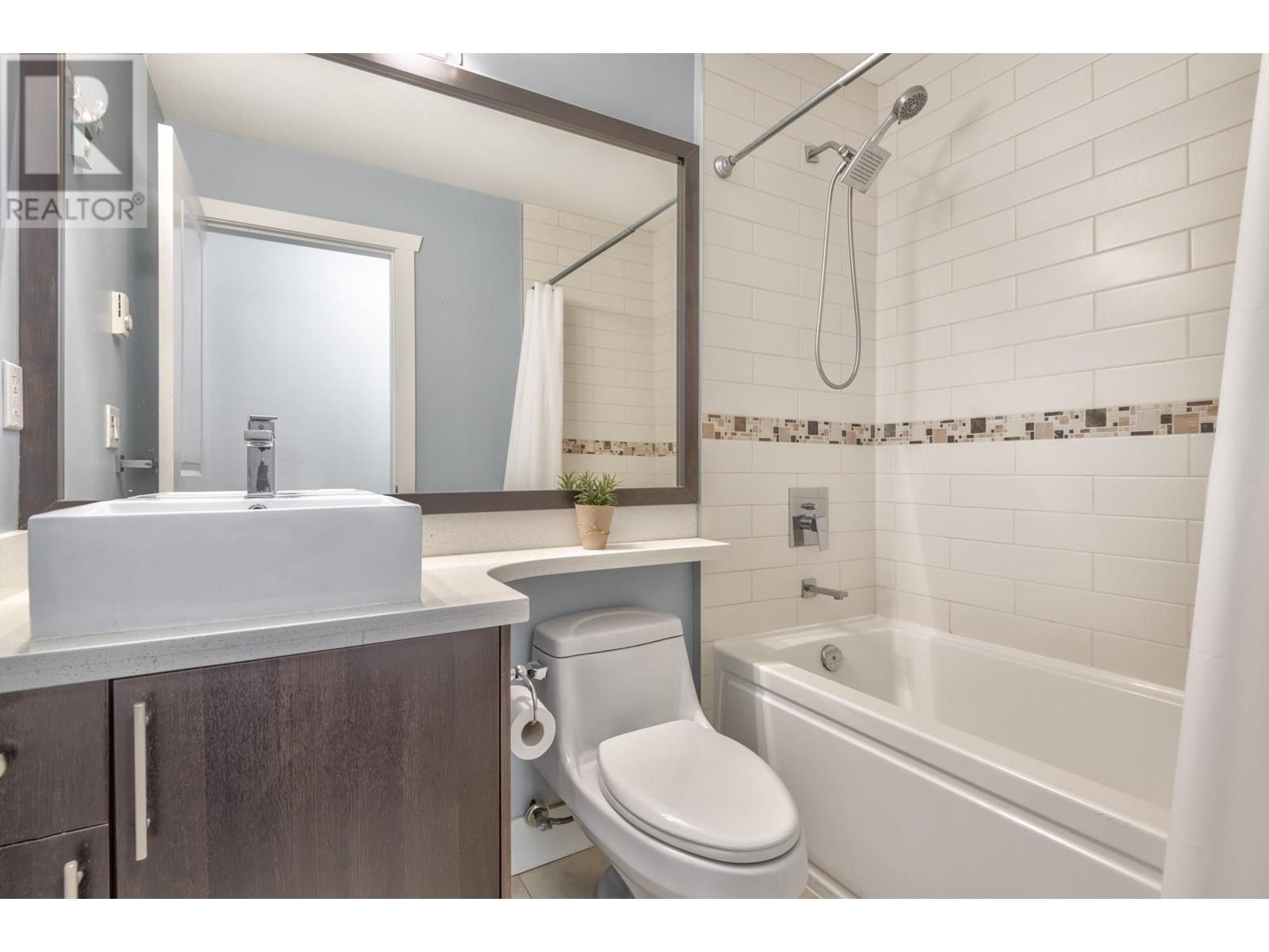 Listing Picture 20 of 30 : 109 368 ELLESMERE AVENUE, Burnaby / 本拿比 - 魯藝地產 Yvonne Lu Group - MLS Medallion Club Member