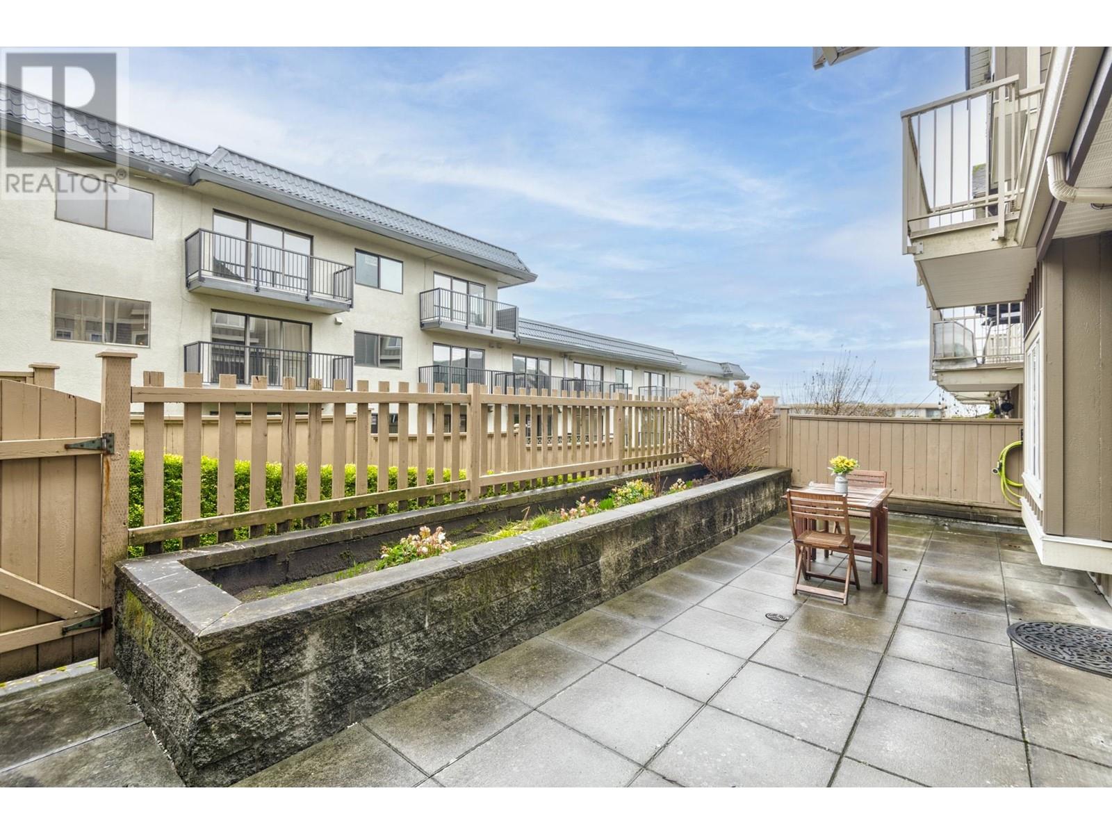 Listing Picture 21 of 30 : 109 368 ELLESMERE AVENUE, Burnaby / 本拿比 - 魯藝地產 Yvonne Lu Group - MLS Medallion Club Member