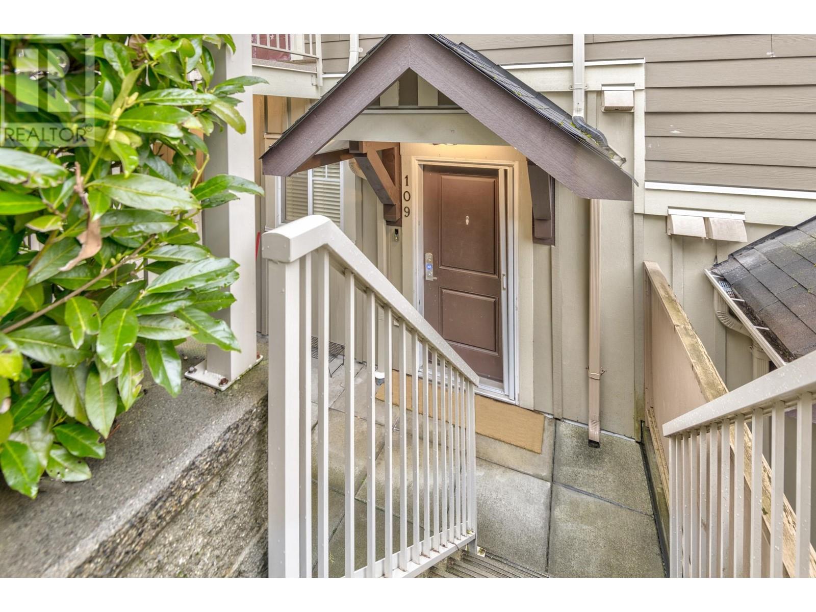 Listing Picture 24 of 30 : 109 368 ELLESMERE AVENUE, Burnaby / 本拿比 - 魯藝地產 Yvonne Lu Group - MLS Medallion Club Member