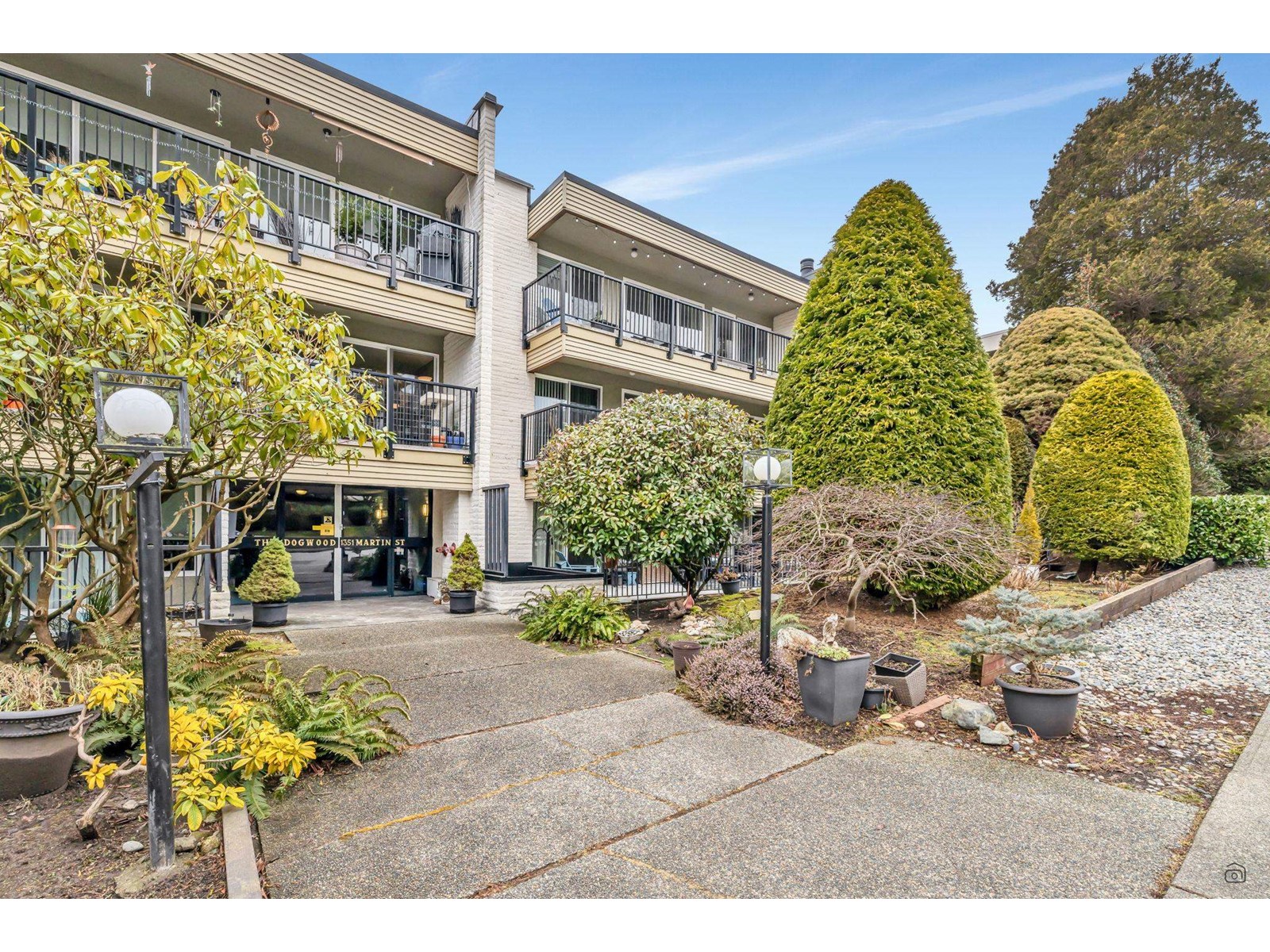 Property at 205 1351 MARTIN STREET image 3