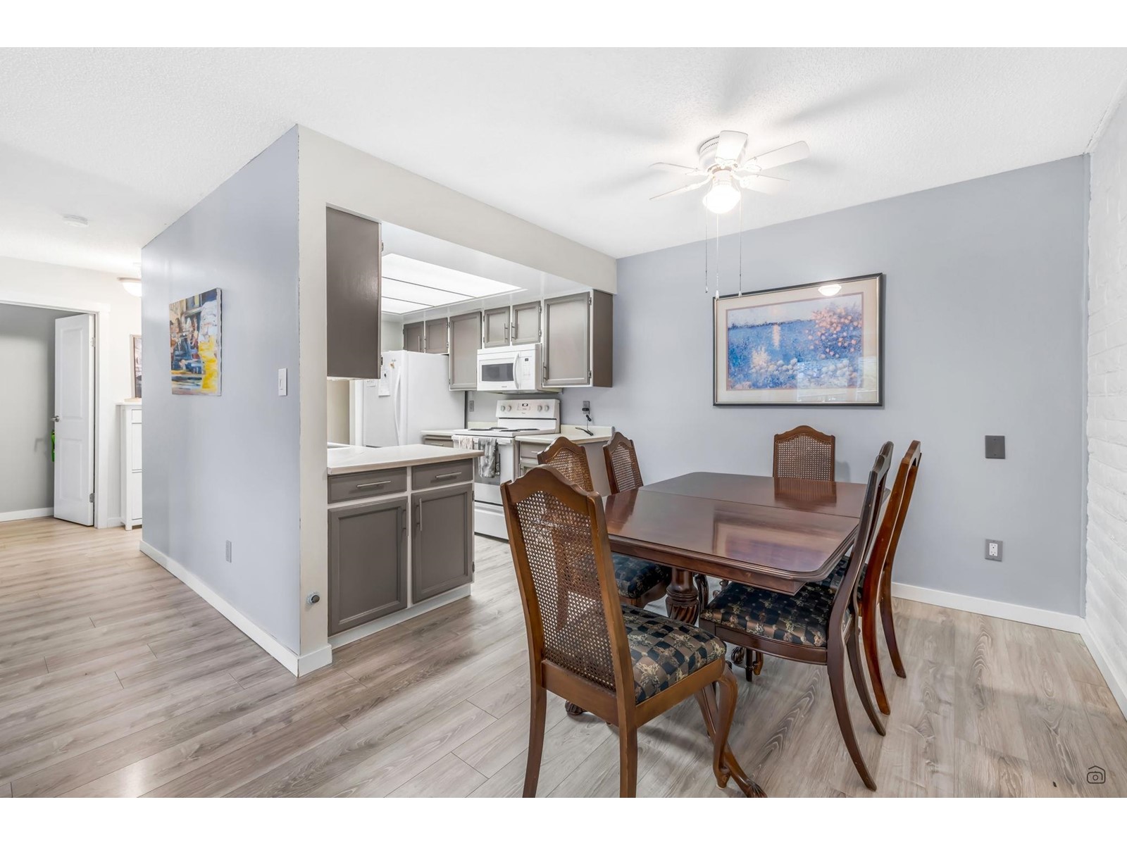 205 1351 Martin Street, White Rock, British Columbia  V4B 3W6 - Photo 11 - R2970327