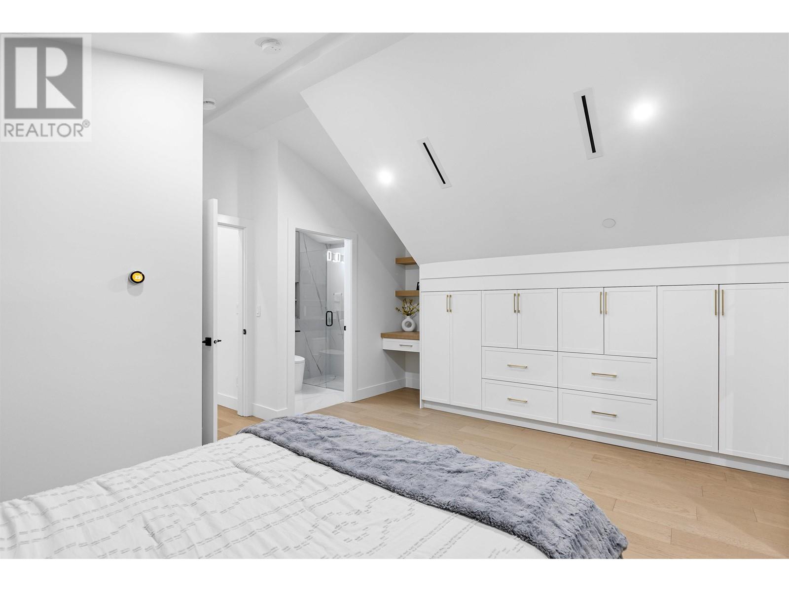 Listing Picture 15 of 20 : 1 76 E 45TH AVENUE, Vancouver / 溫哥華 - 魯藝地產 Yvonne Lu Group - MLS Medallion Club Member