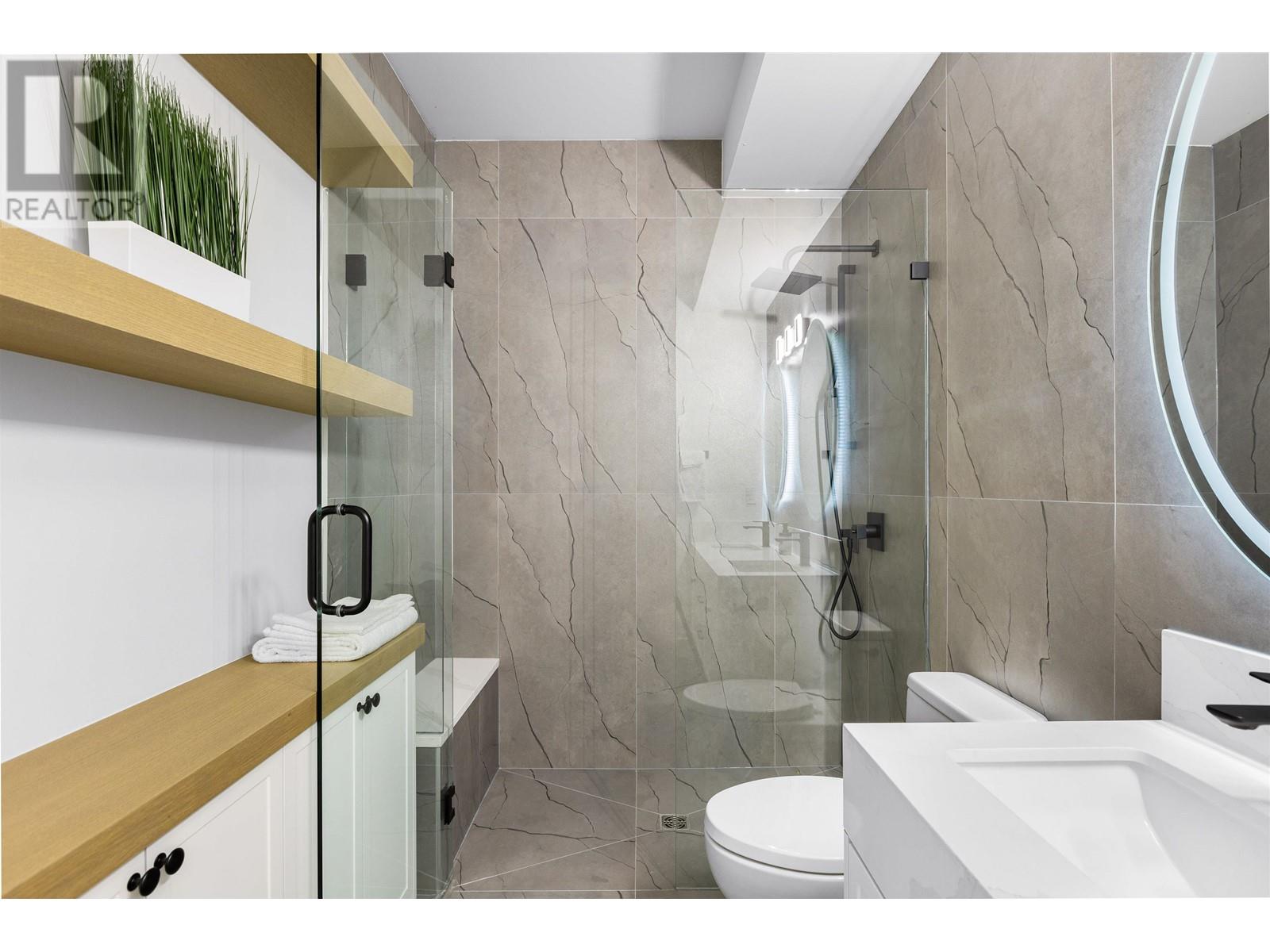 Listing Picture 12 of 20 : 1 76 E 45TH AVENUE, Vancouver / 溫哥華 - 魯藝地產 Yvonne Lu Group - MLS Medallion Club Member