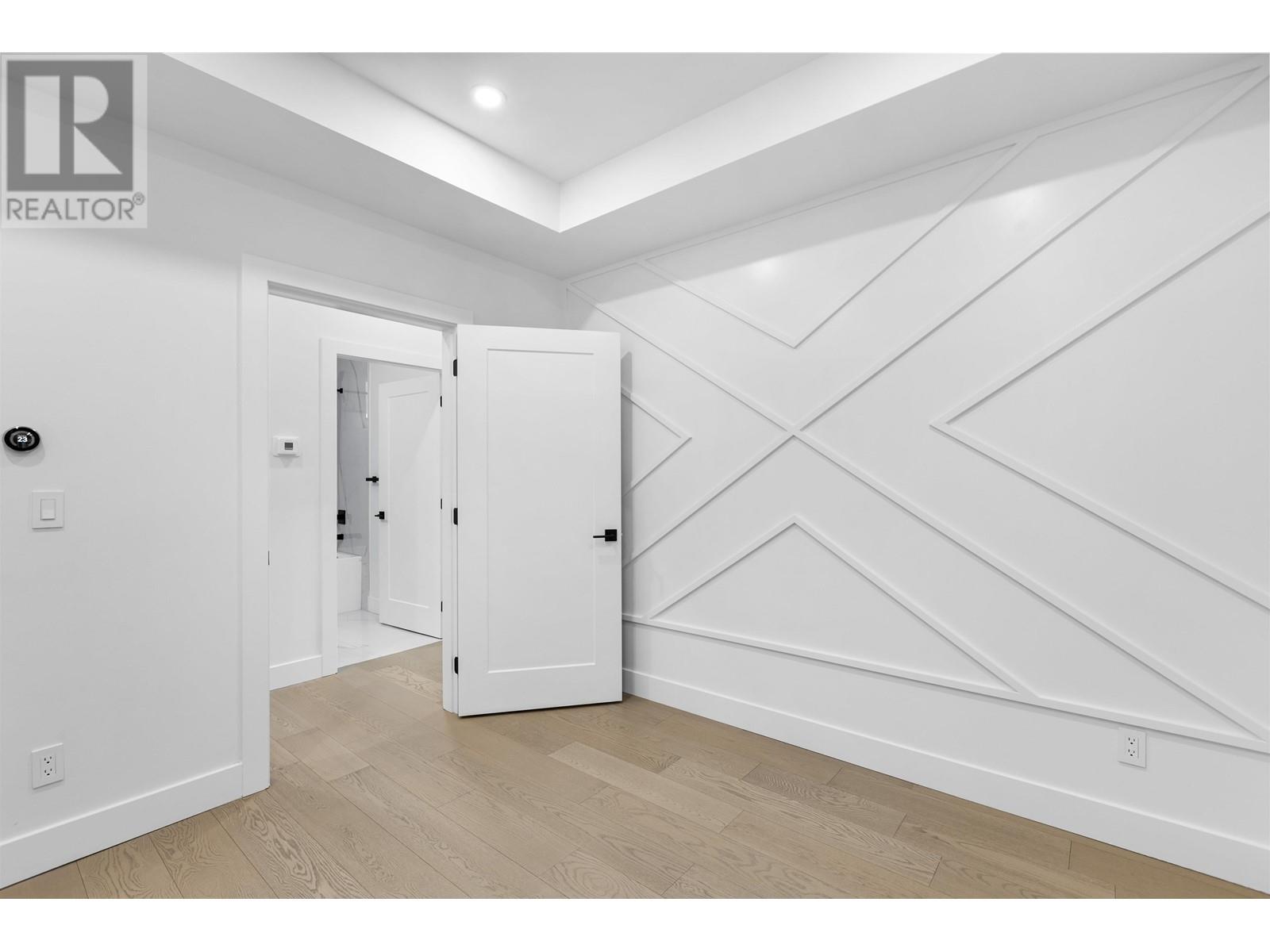 Listing Picture 13 of 20 : 1 76 E 45TH AVENUE, Vancouver / 溫哥華 - 魯藝地產 Yvonne Lu Group - MLS Medallion Club Member