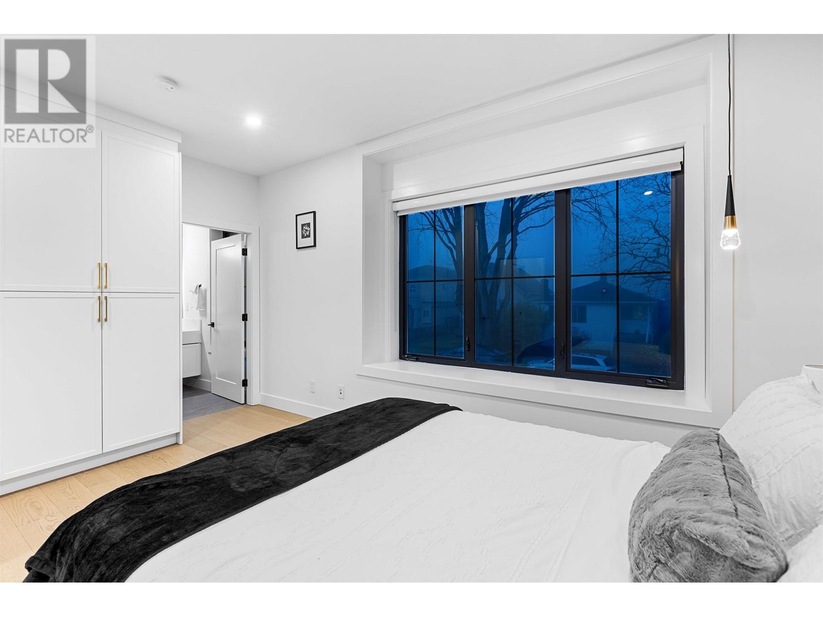 Listing Picture 10 of 20 : 1 76 E 45TH AVENUE, Vancouver / 溫哥華 - 魯藝地產 Yvonne Lu Group - MLS Medallion Club Member