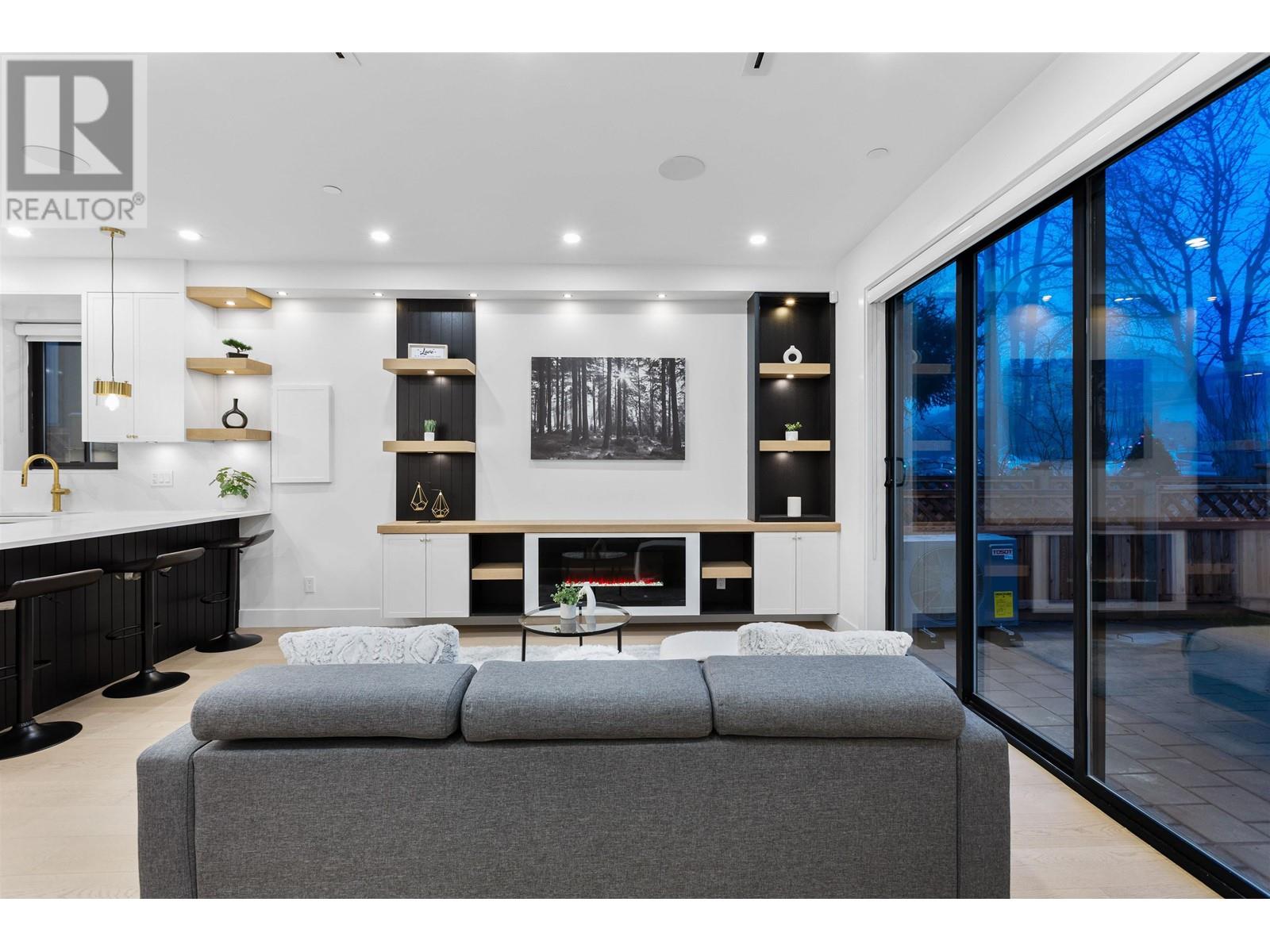 Listing Picture 5 of 20 : 1 76 E 45TH AVENUE, Vancouver / 溫哥華 - 魯藝地產 Yvonne Lu Group - MLS Medallion Club Member