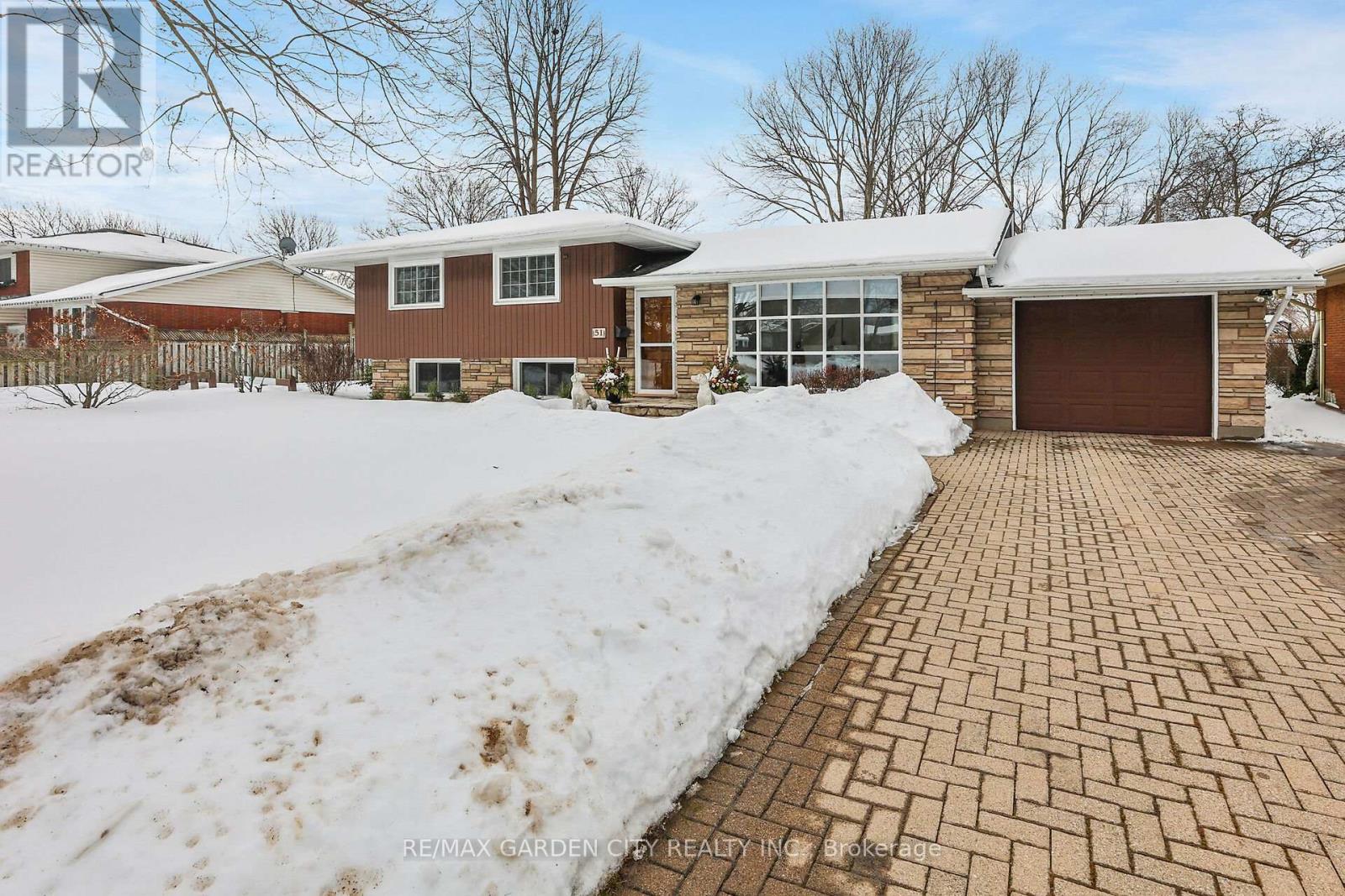 51 Richelieu Drive, St. Catharines, Ontario  L2M 2B9 - Photo 2 - X11987969