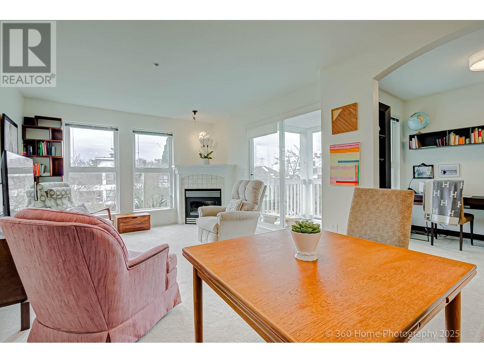 Listing Picture 10 of 13 : 302 1868 W 5TH AVENUE, Vancouver / 溫哥華 - 魯藝地產 Yvonne Lu Group - MLS Medallion Club Member