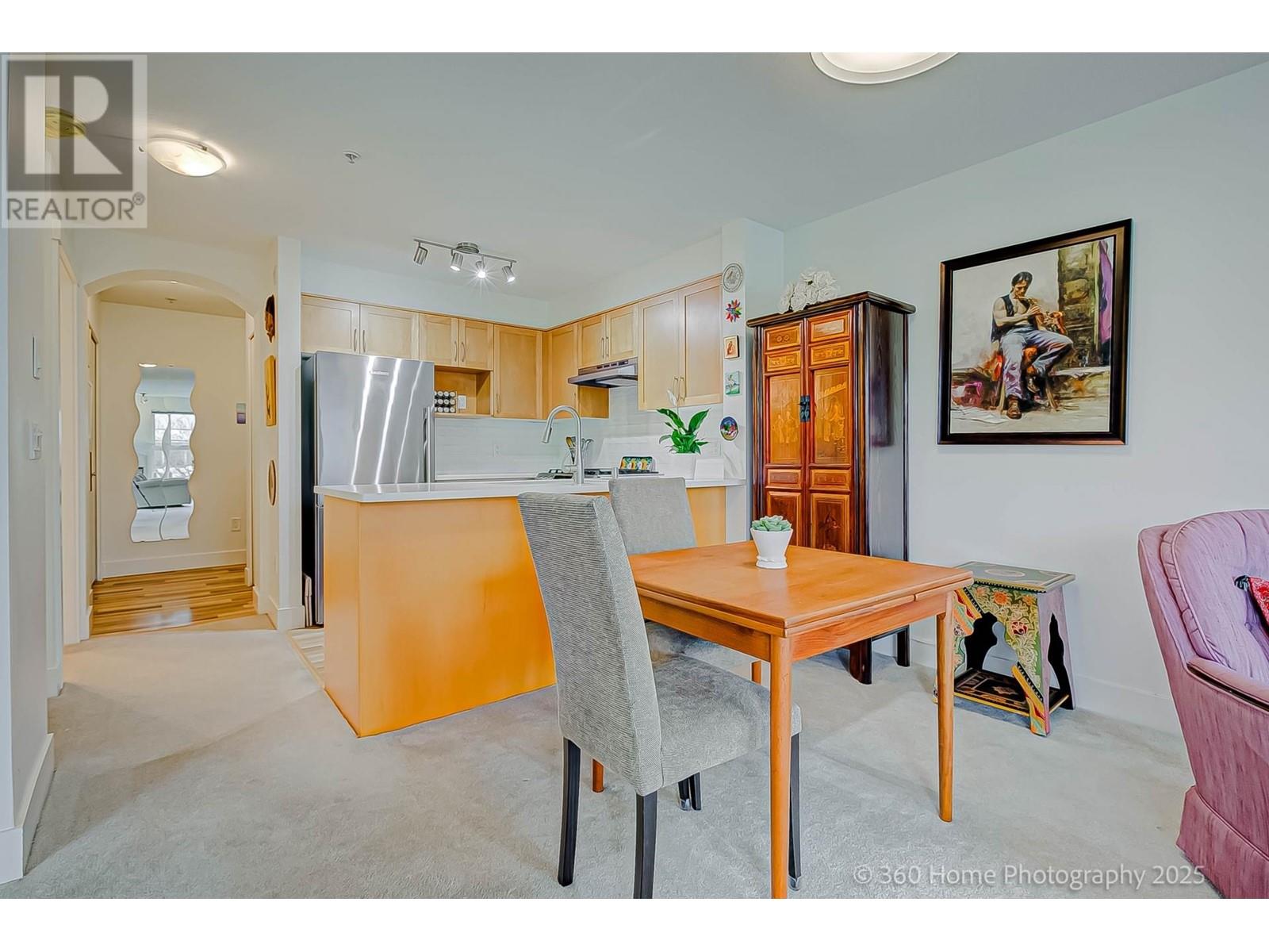 Listing Picture 8 of 13 : 302 1868 W 5TH AVENUE, Vancouver / 溫哥華 - 魯藝地產 Yvonne Lu Group - MLS Medallion Club Member