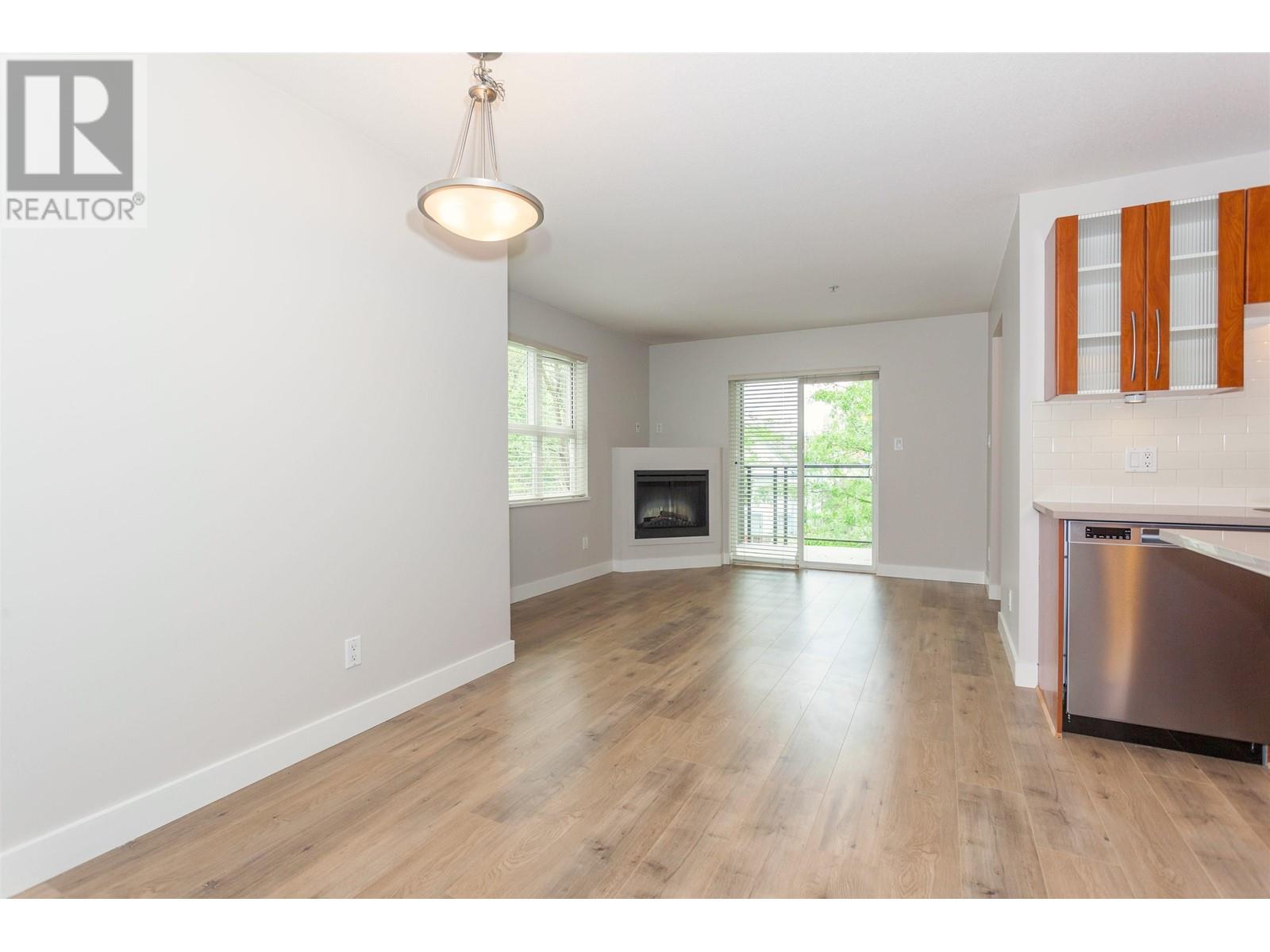 Listing Picture 10 of 14 : 306 736 W 14TH AVENUE, Vancouver / 溫哥華 - 魯藝地產 Yvonne Lu Group - MLS Medallion Club Member