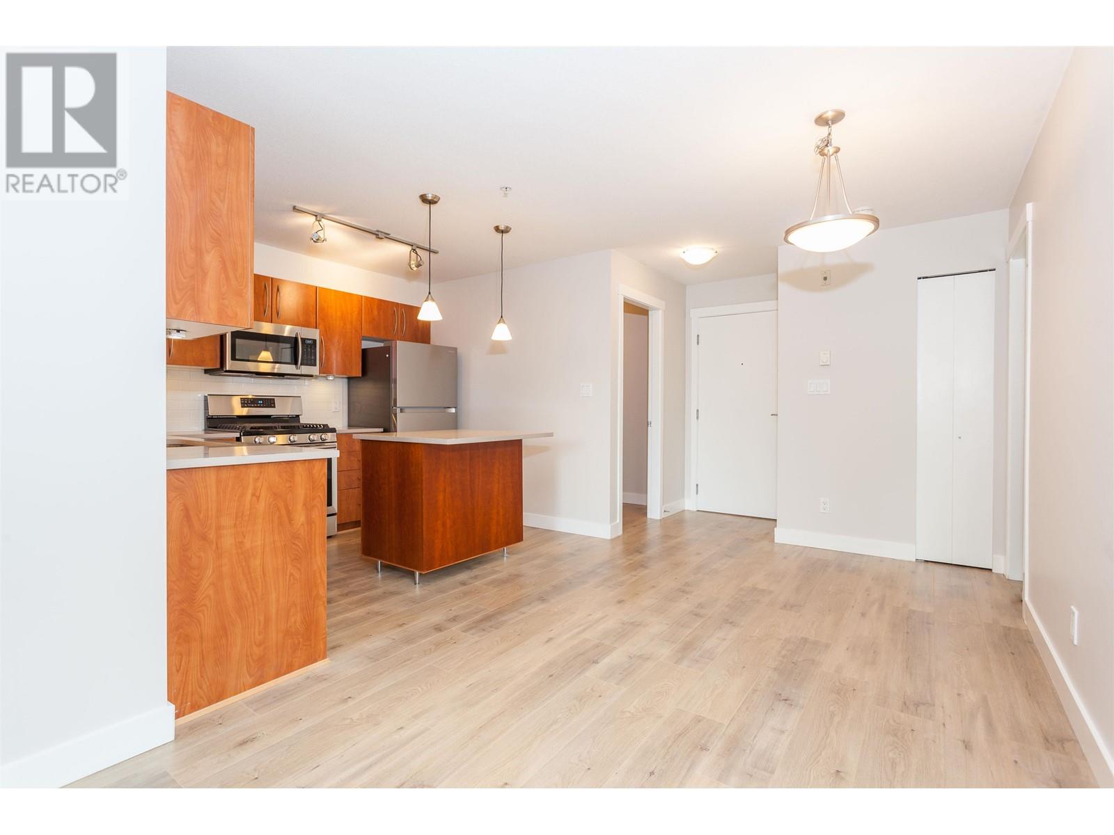 Listing Picture 12 of 14 : 306 736 W 14TH AVENUE, Vancouver / 溫哥華 - 魯藝地產 Yvonne Lu Group - MLS Medallion Club Member