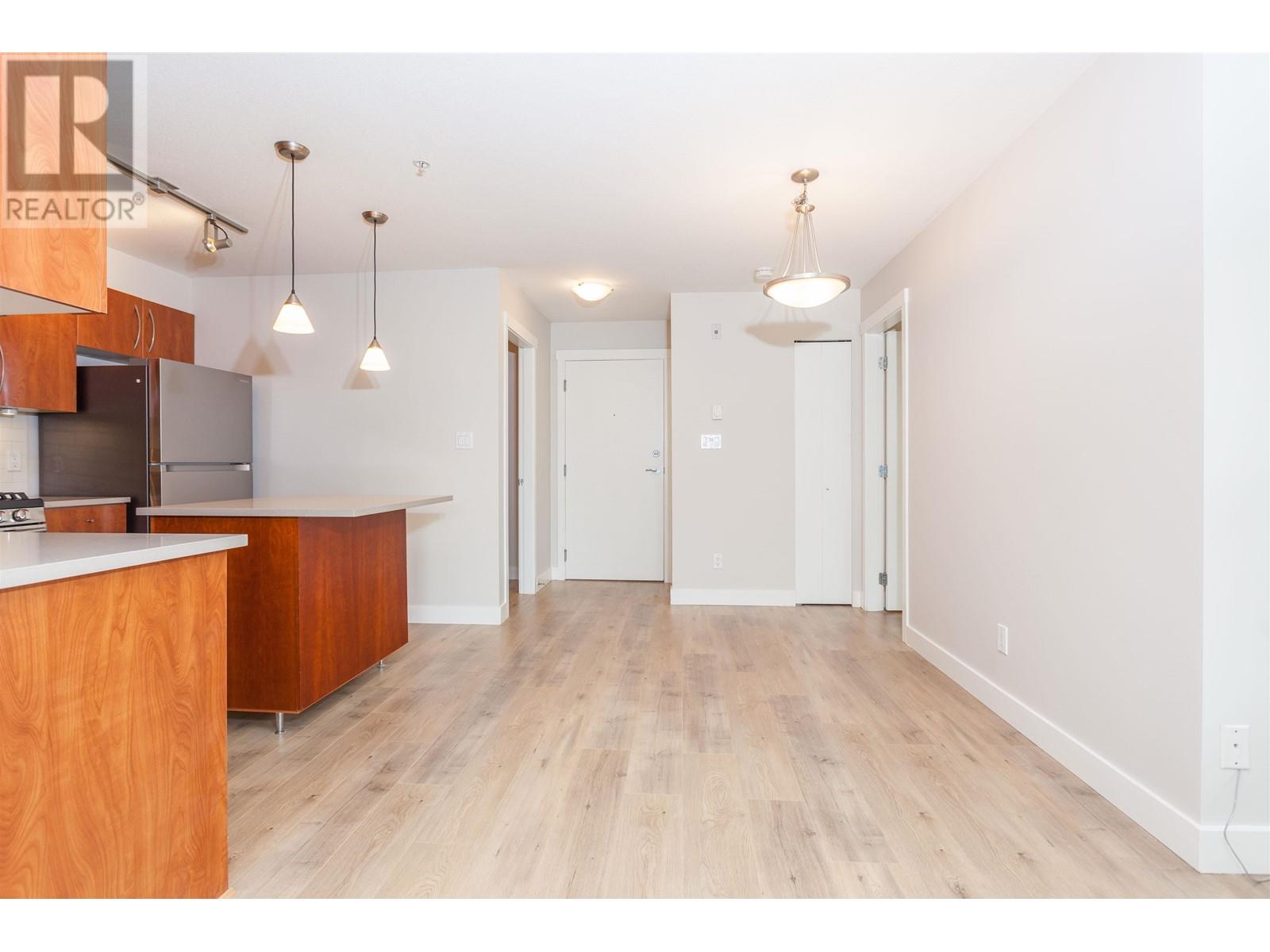 Listing Picture 13 of 14 : 306 736 W 14TH AVENUE, Vancouver / 溫哥華 - 魯藝地產 Yvonne Lu Group - MLS Medallion Club Member