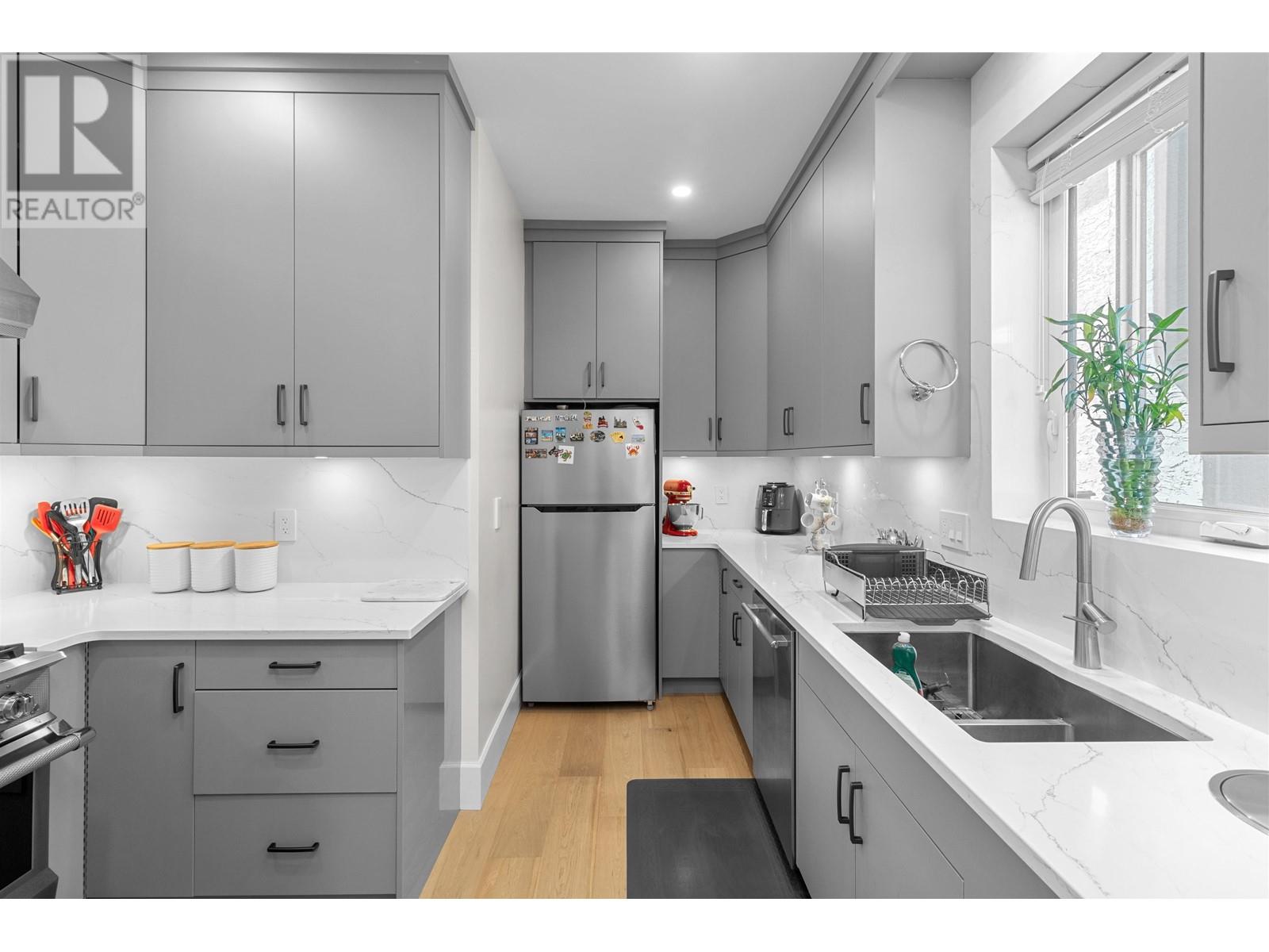Listing Picture 11 of 39 : 7662 FRENCH STREET, Vancouver / 溫哥華 - 魯藝地產 Yvonne Lu Group - MLS Medallion Club Member