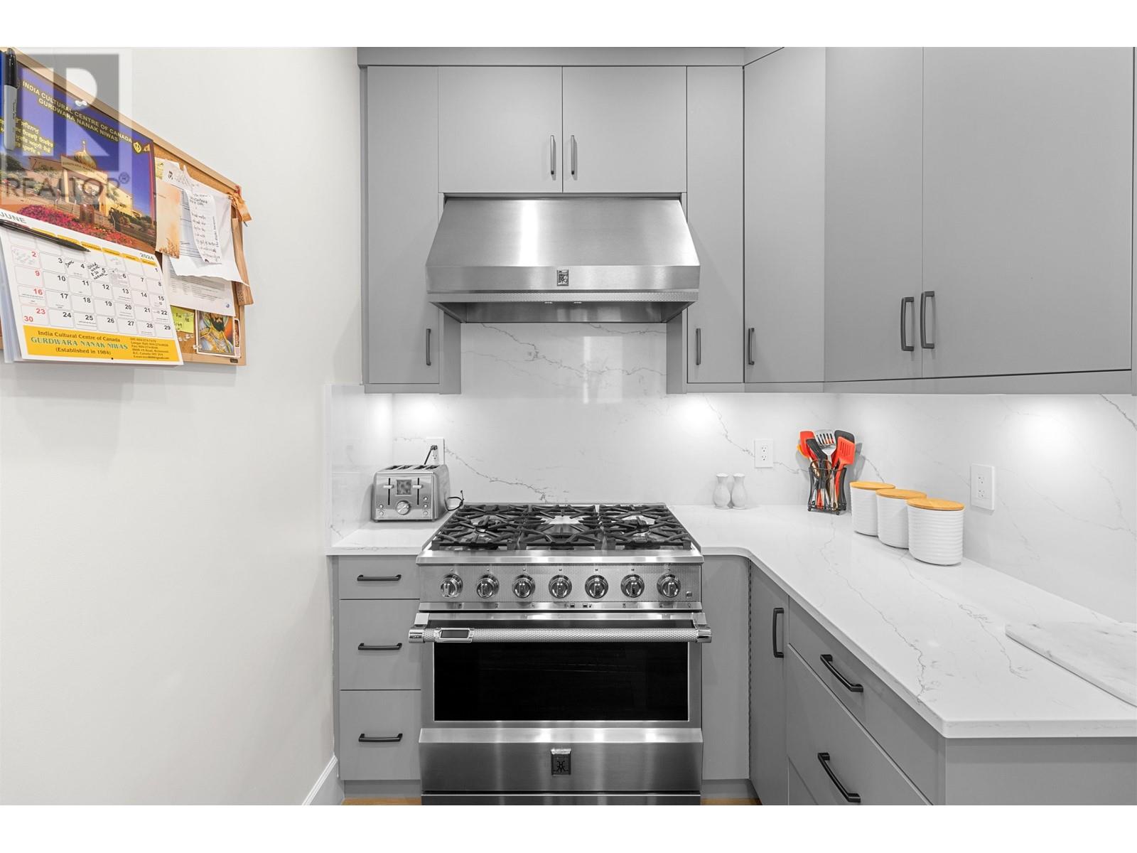 Listing Picture 12 of 39 : 7662 FRENCH STREET, Vancouver / 溫哥華 - 魯藝地產 Yvonne Lu Group - MLS Medallion Club Member