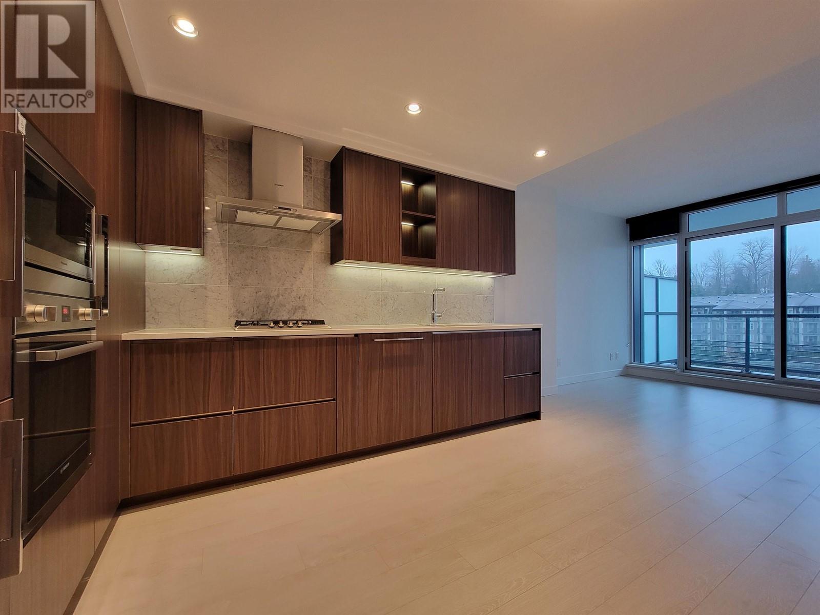Listing Picture 2 of 26 : 508 4720 LOUGHEED HIGHWAY, Burnaby / 本拿比 - 魯藝地產 Yvonne Lu Group - MLS Medallion Club Member