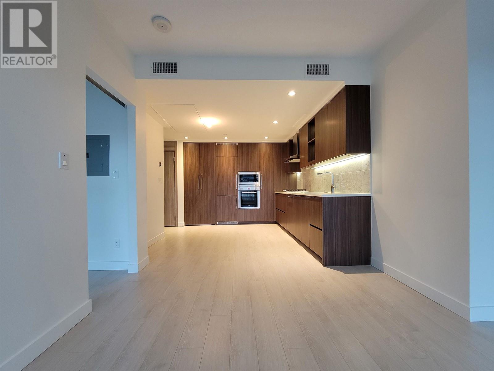 Listing Picture 5 of 26 : 508 4720 LOUGHEED HIGHWAY, Burnaby / 本拿比 - 魯藝地產 Yvonne Lu Group - MLS Medallion Club Member